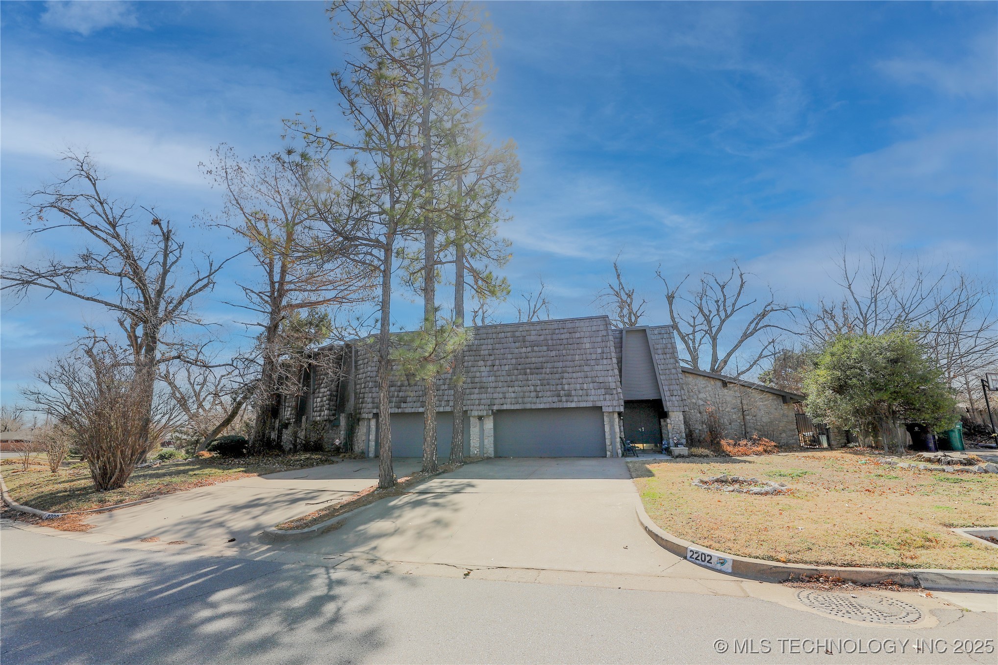 2202 Nw 45th Street Property Photo 1