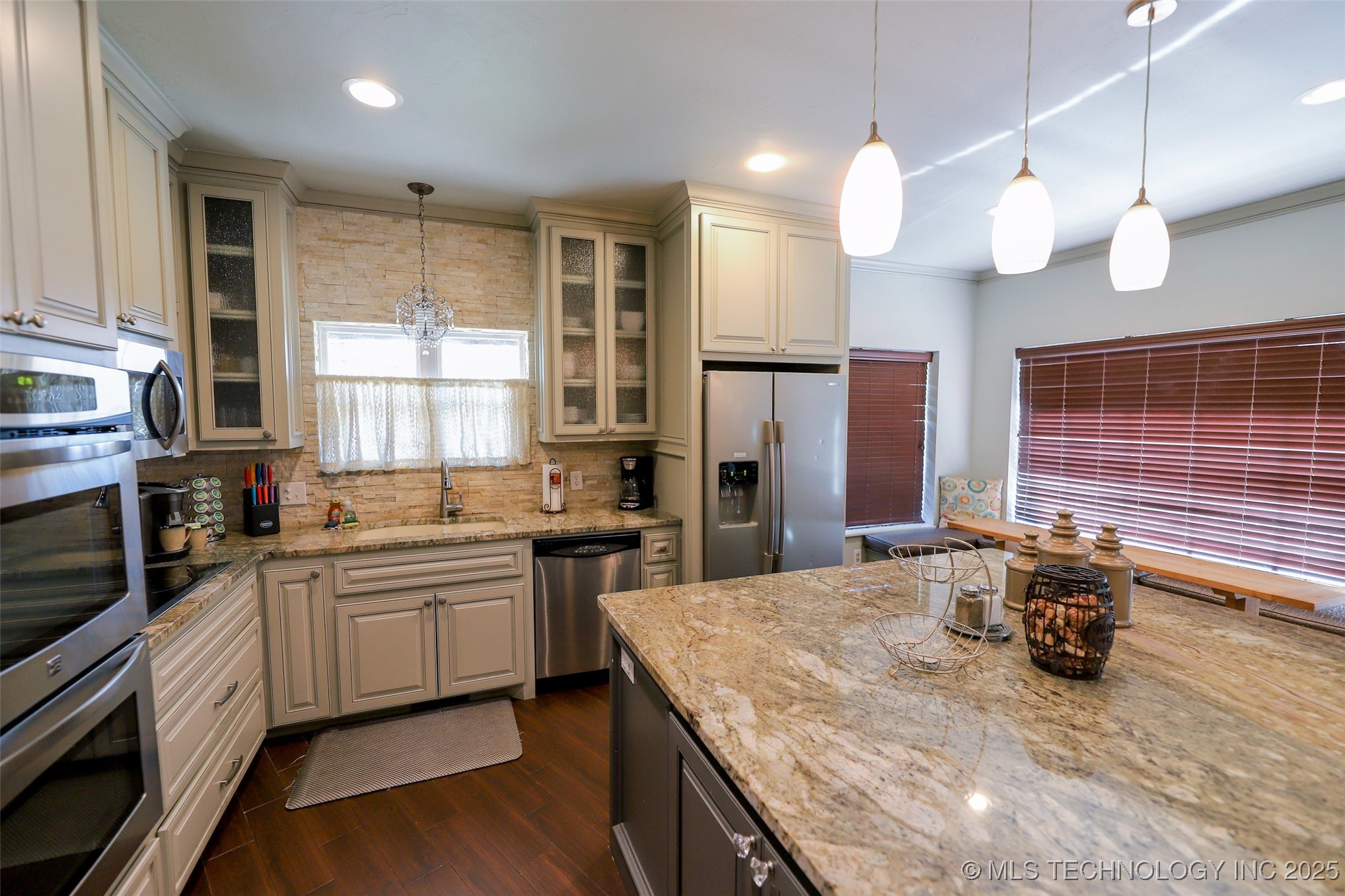 2202 Nw 45th Street Property Photo 11