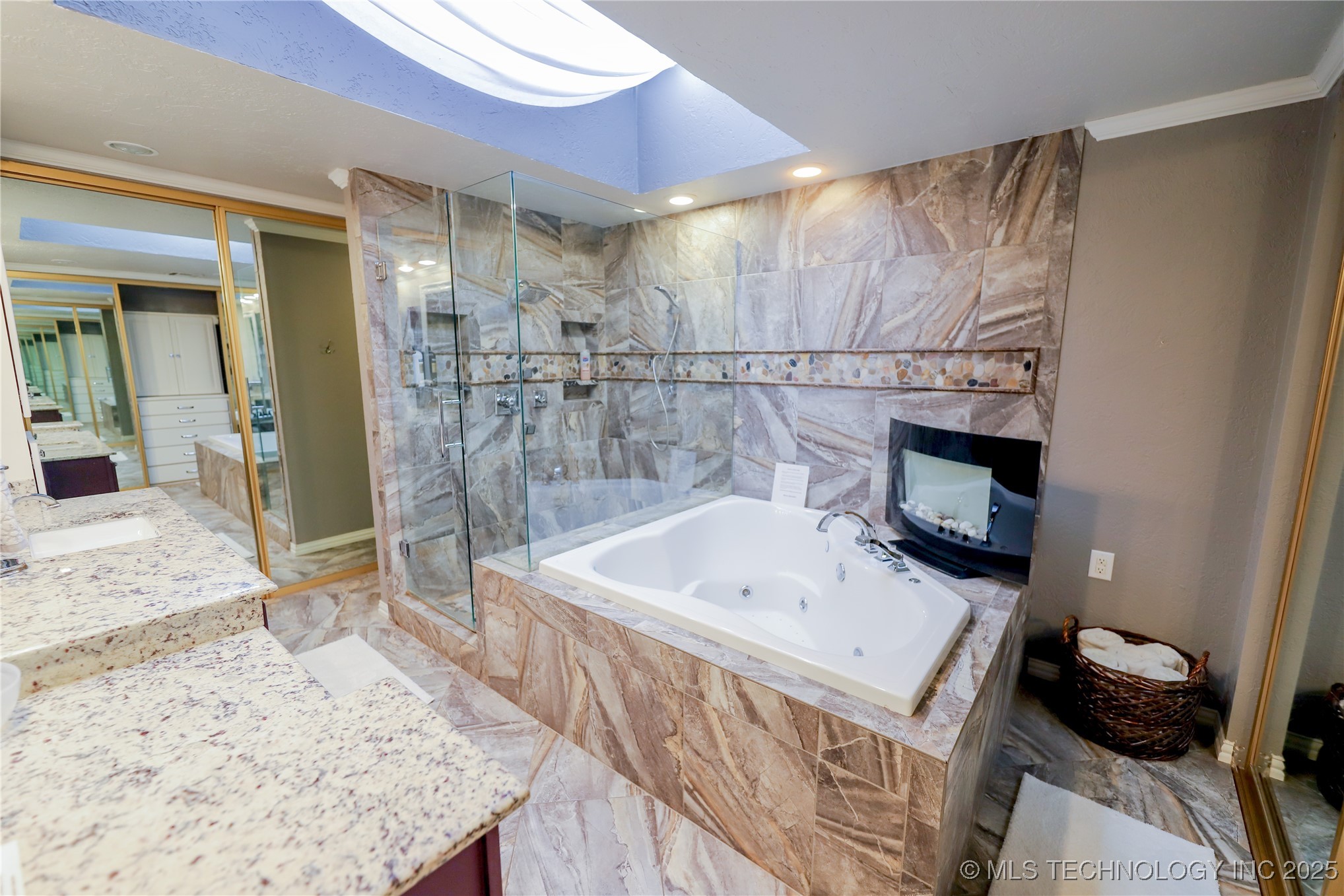 2202 Nw 45th Street Property Photo 27