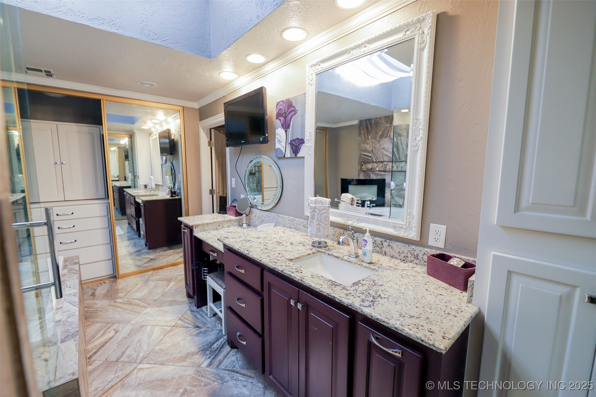 2202 Nw 45th Street Property Photo 28