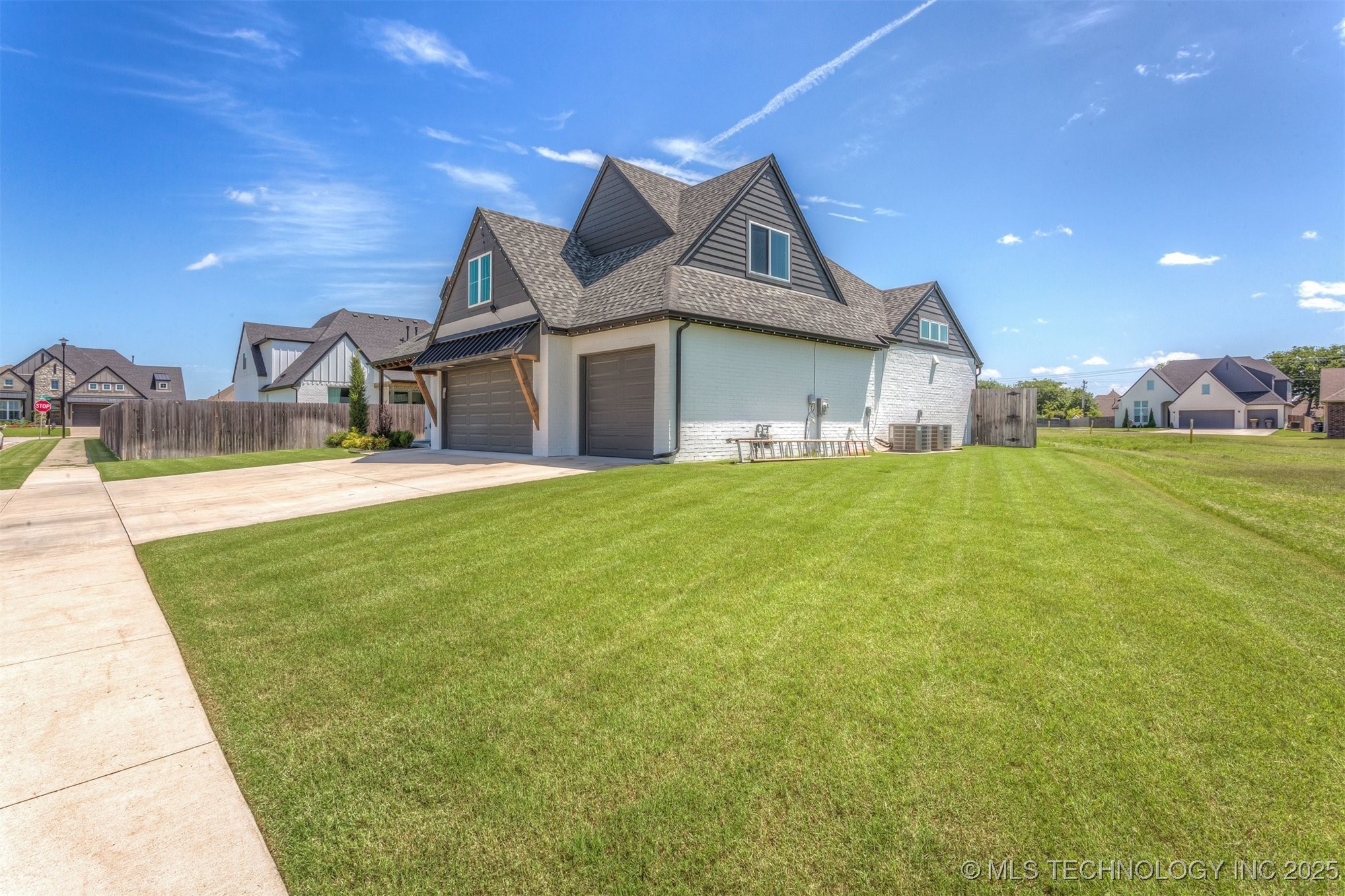 13853 S 21st Court E Property Photo 5