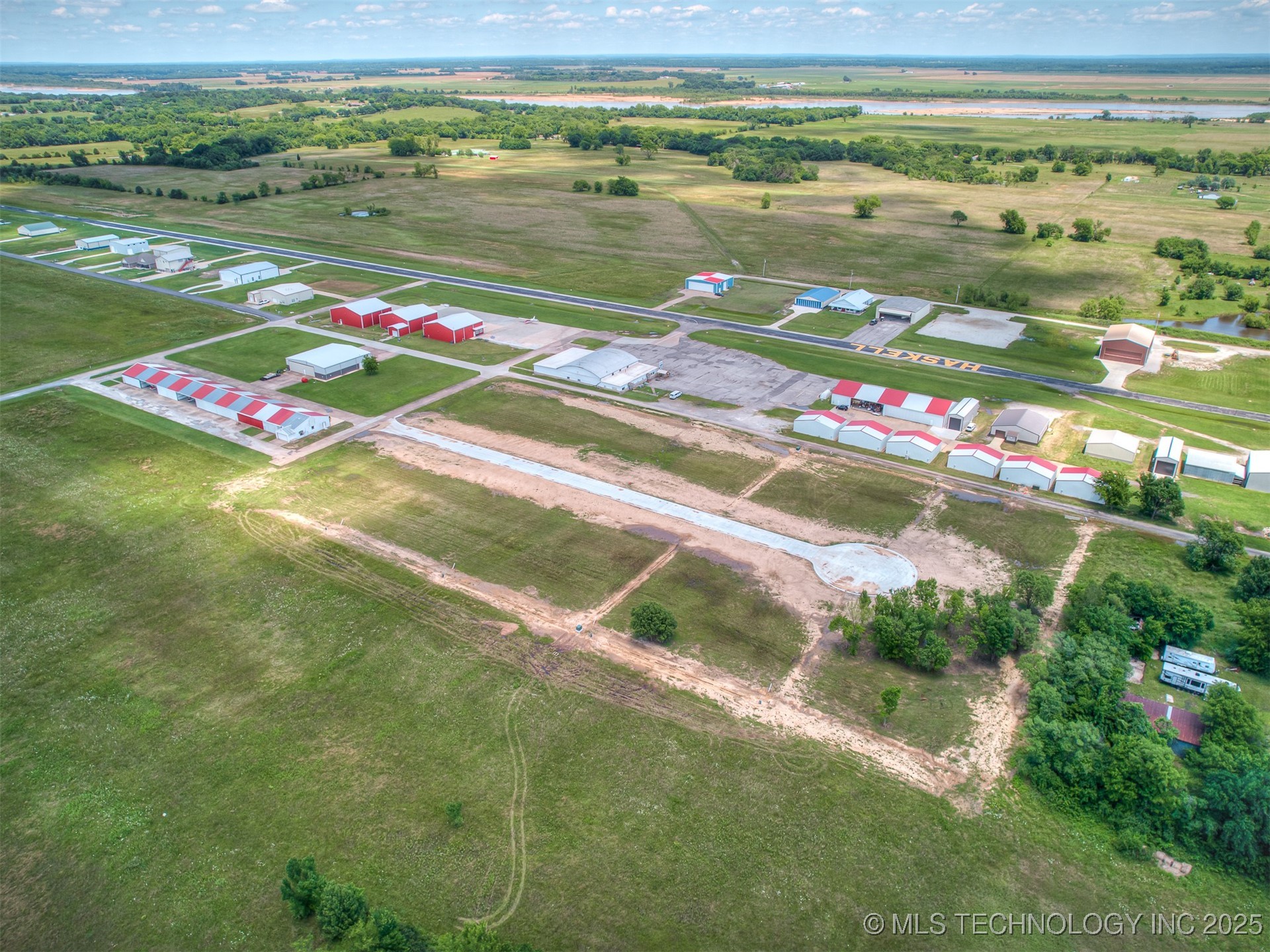 1185 N Amelia Lane Property Photo 8