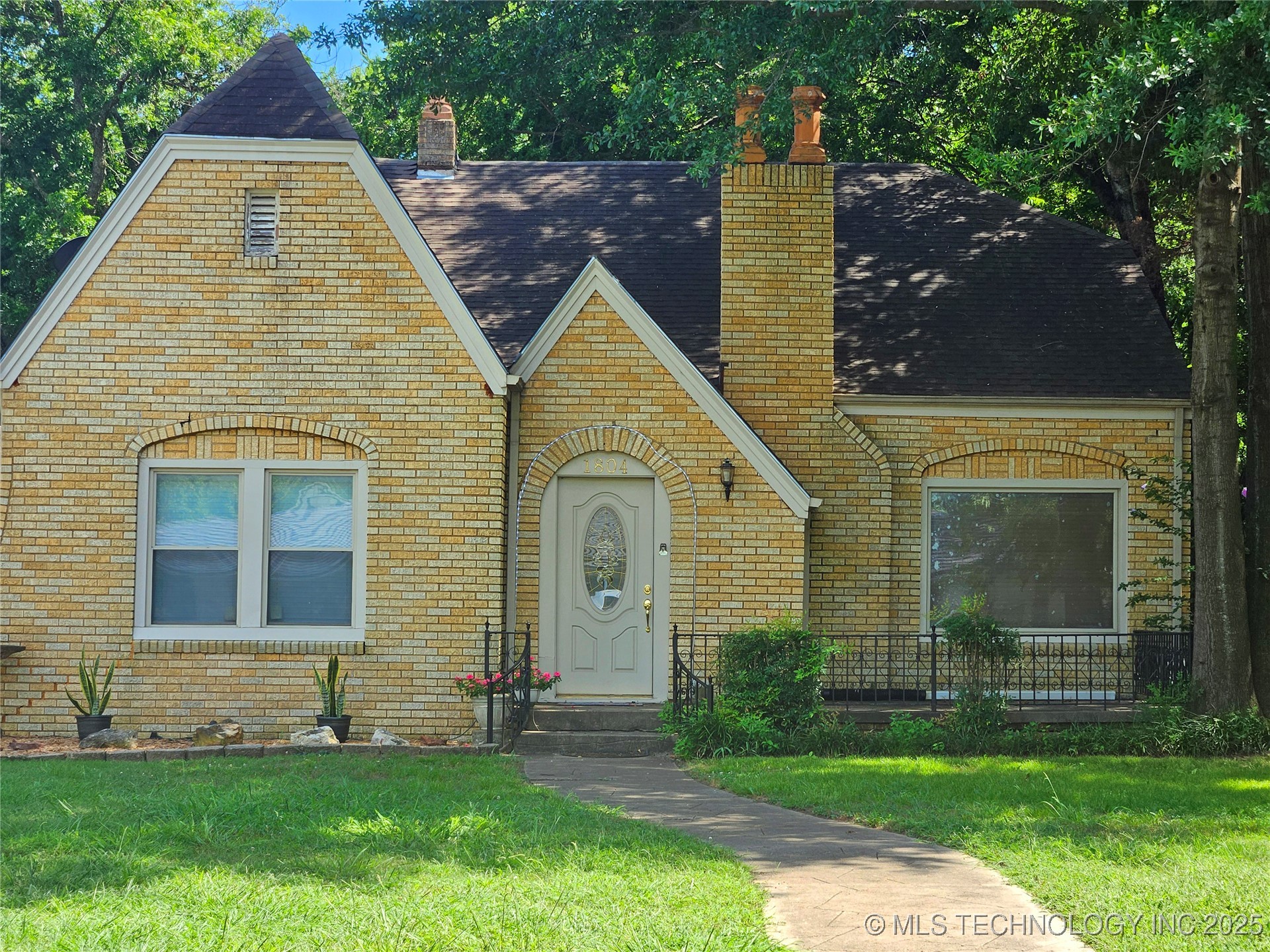 1804 Stanley Sw Property Photo 3