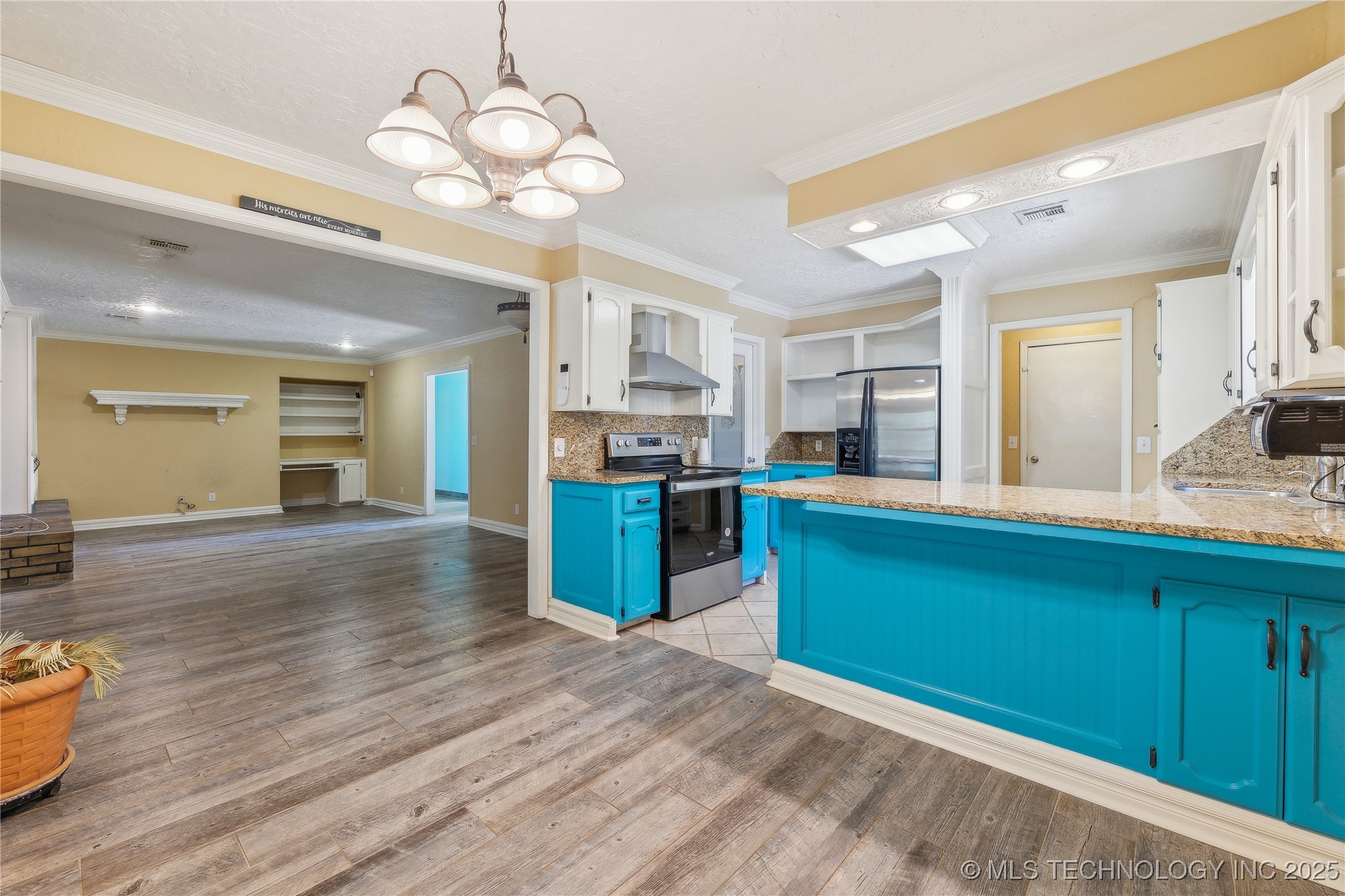 3609 E Scenic Drive Property Photo 7