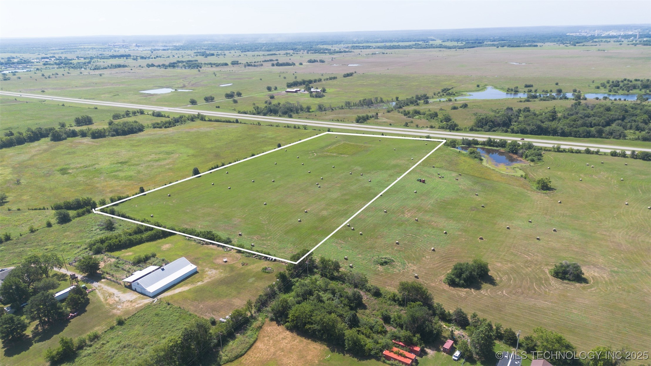 E Hwy 20 Property Photo 6