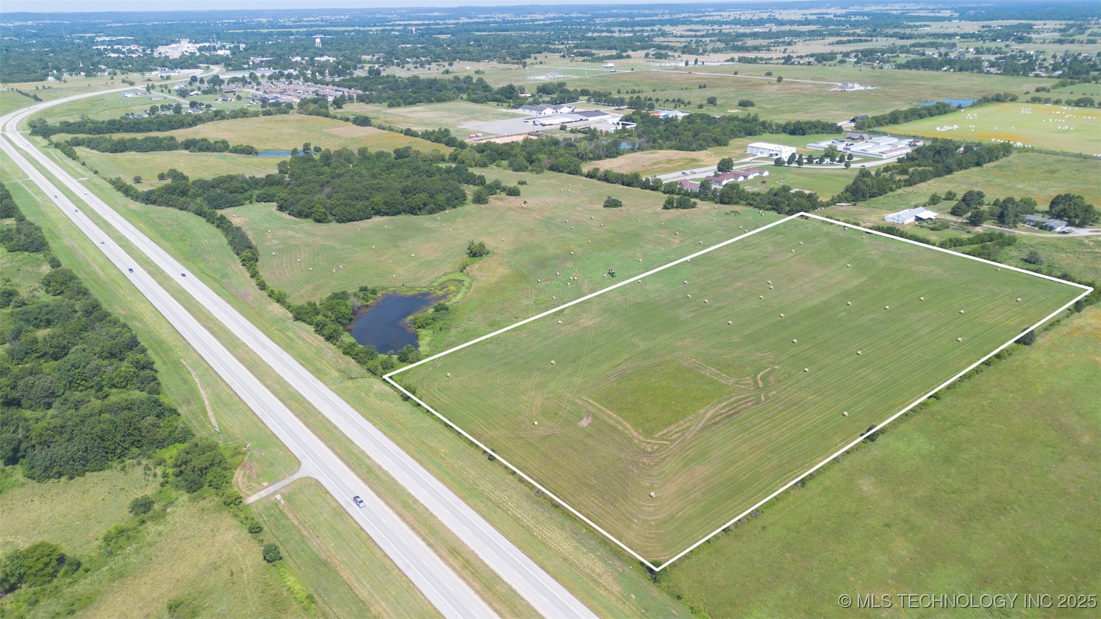 E Hwy 20 Property Photo 11