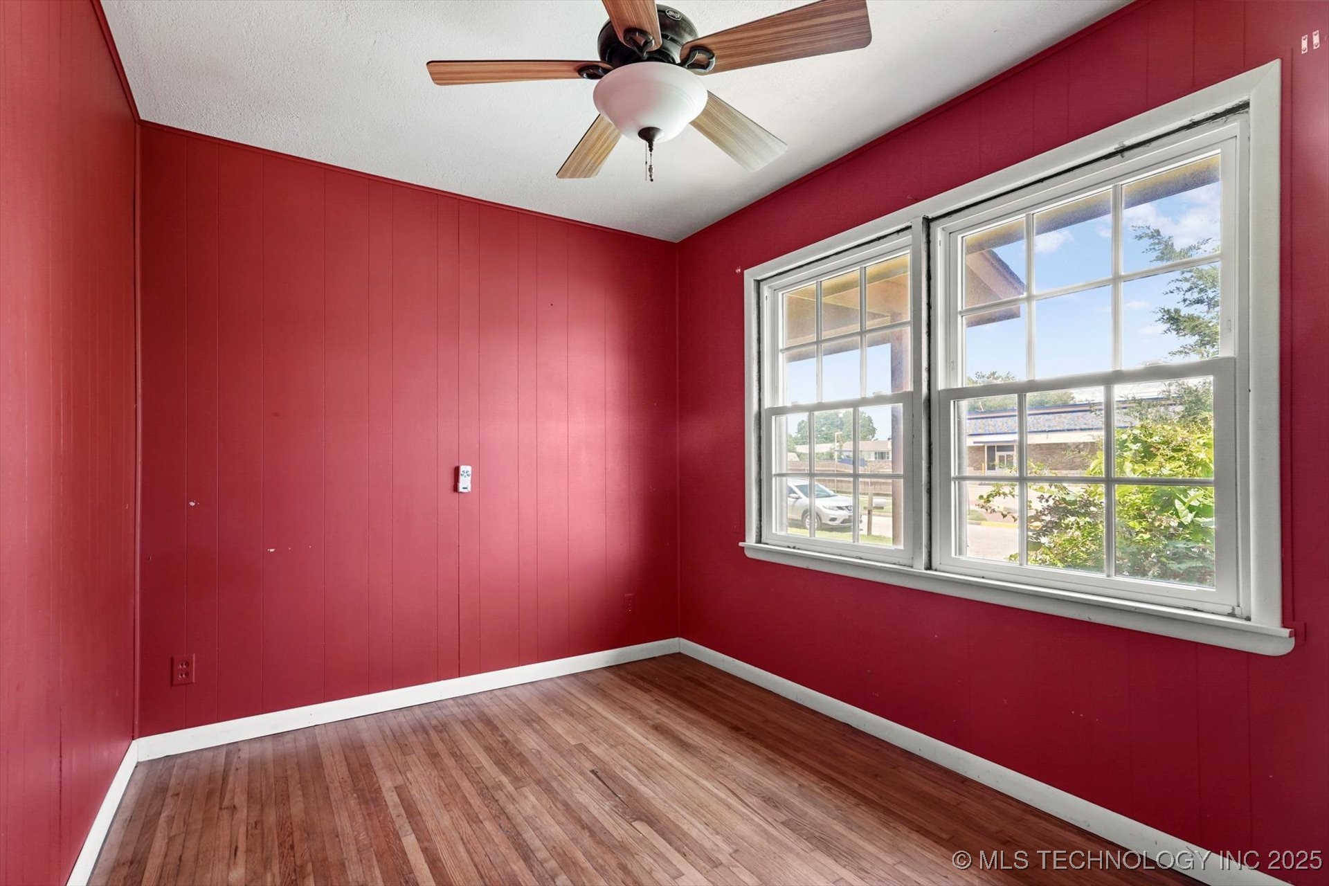 705 W Hartford Place Property Photo 11