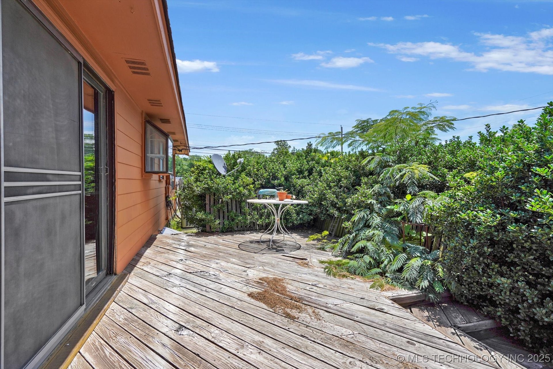 705 W Hartford Place Property Photo 14