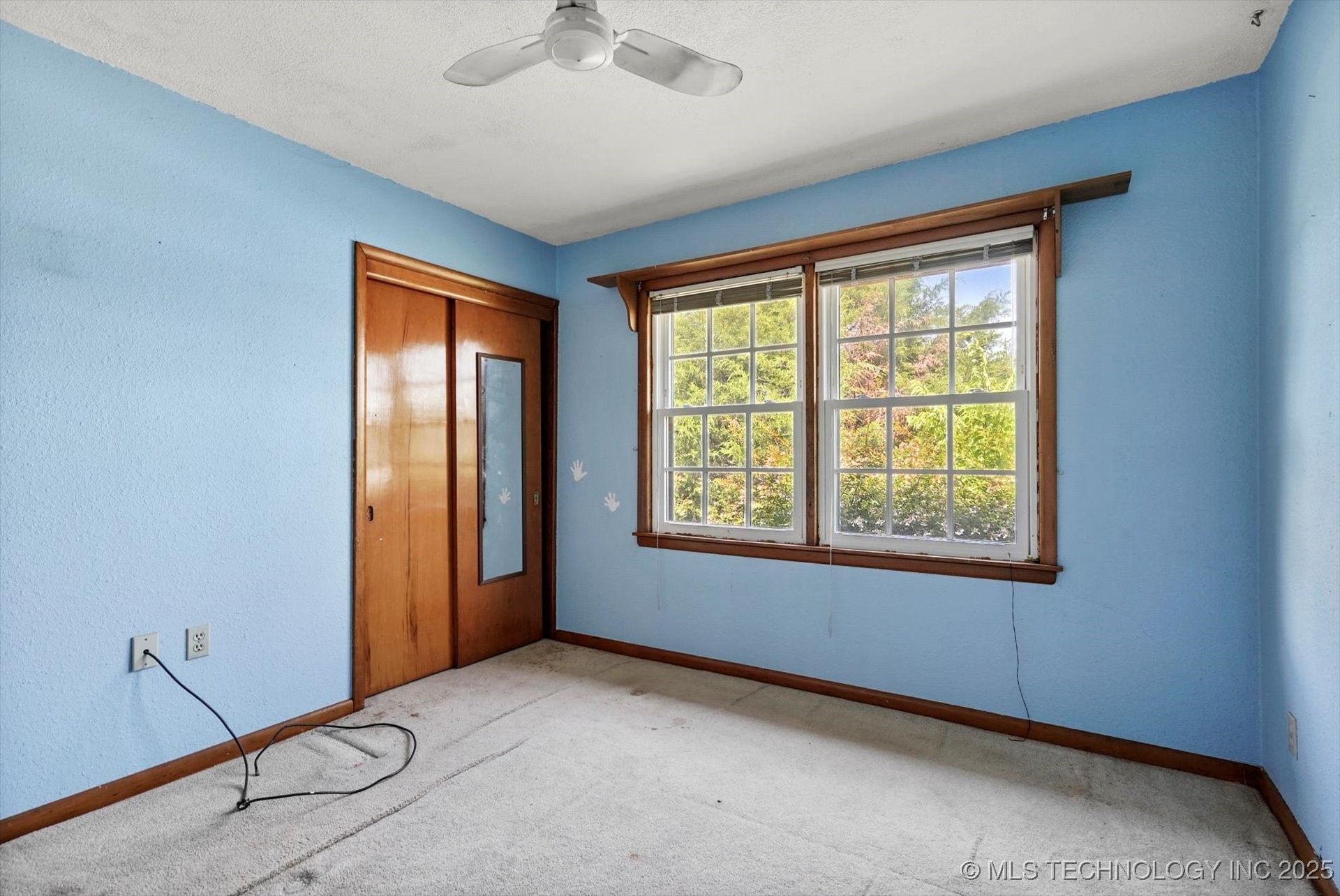 705 W Hartford Place Property Photo 17