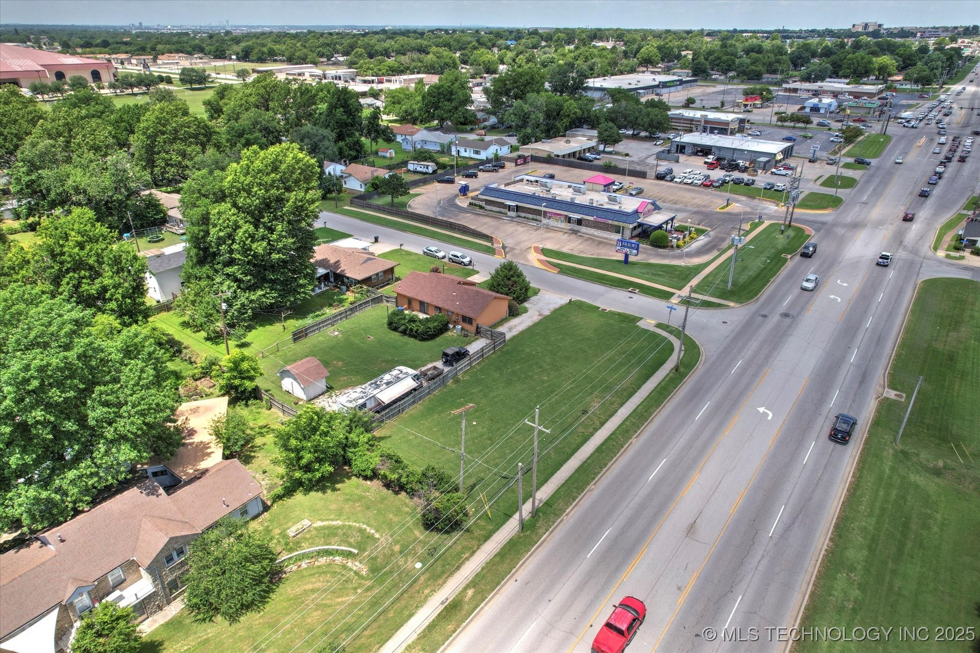 705 W Hartford Place Property Photo 26