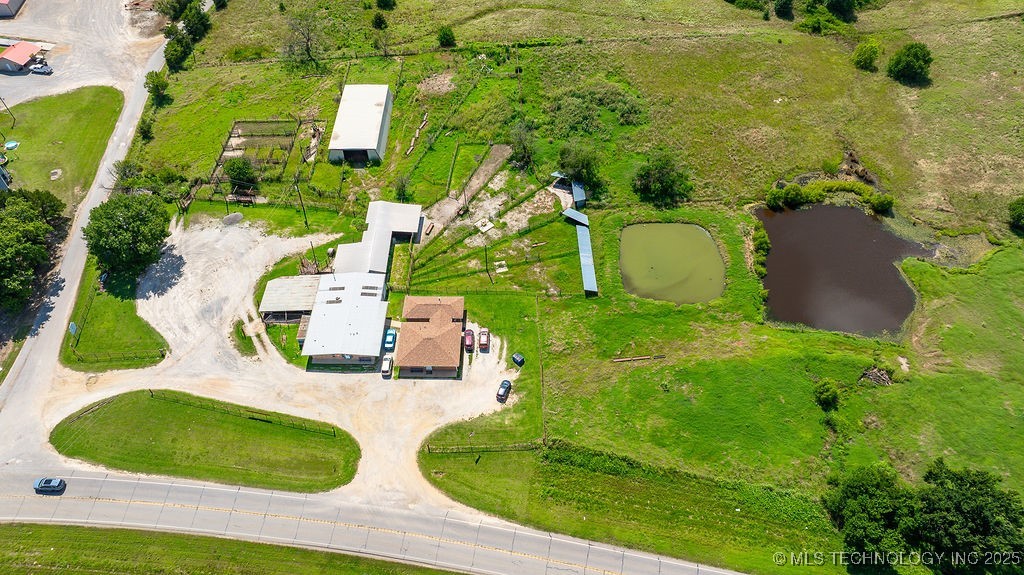 1853 S Broadway Street Property Photo 1