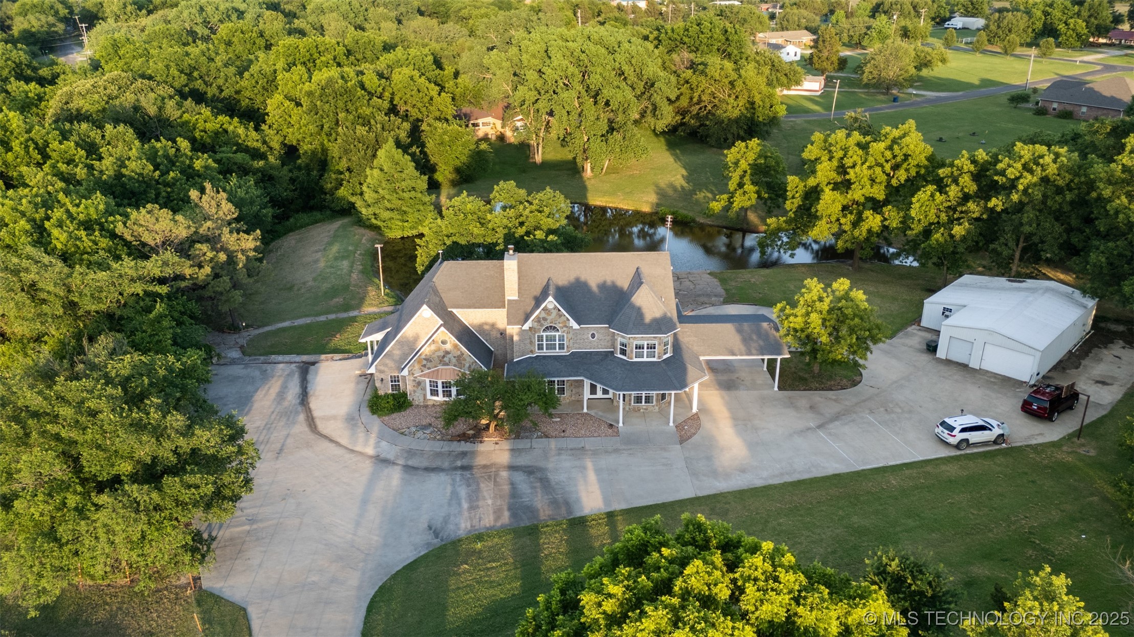 721 S Forrest Property Photo 3