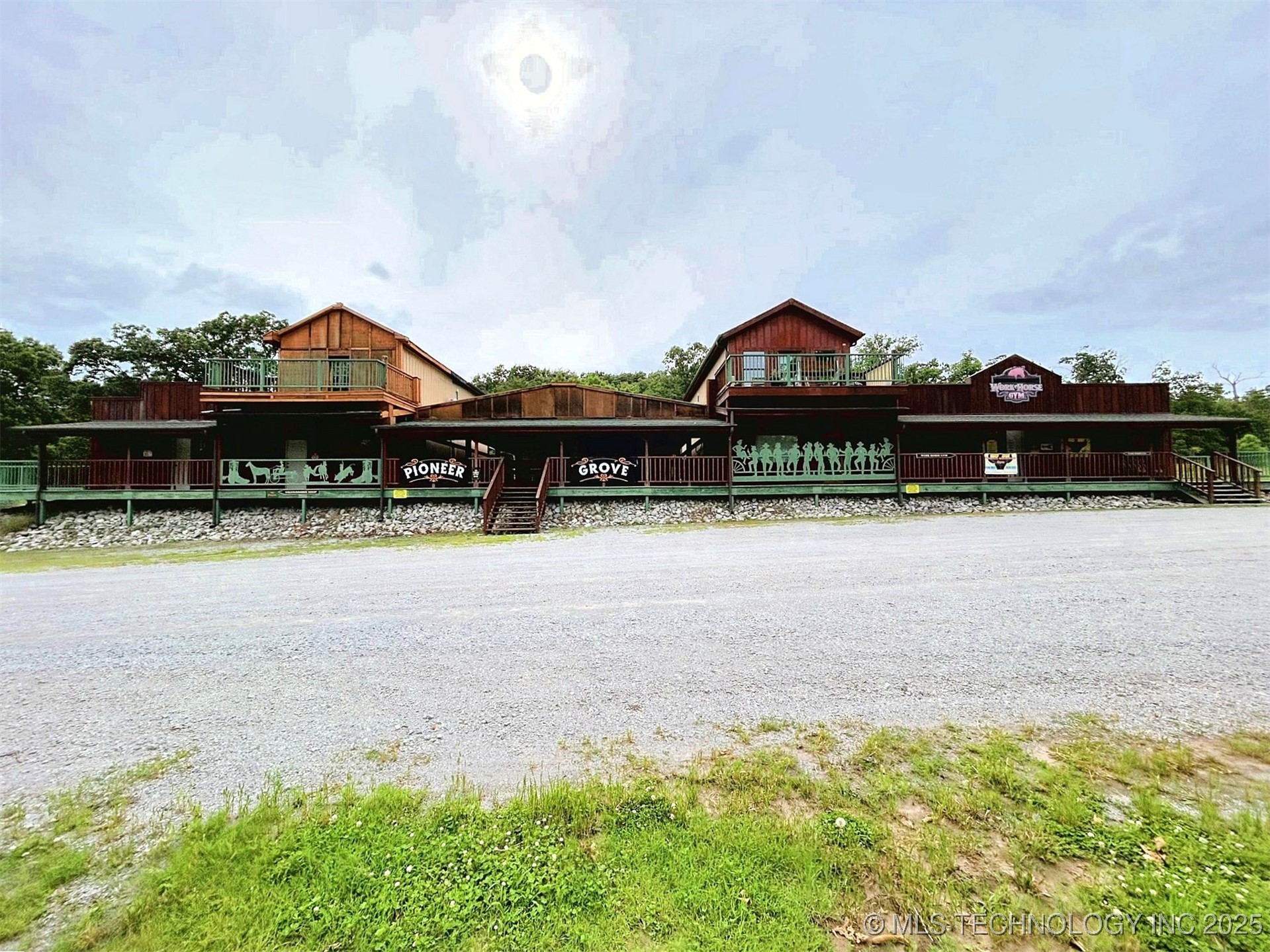 6753 E 620 Road Property Photo 2