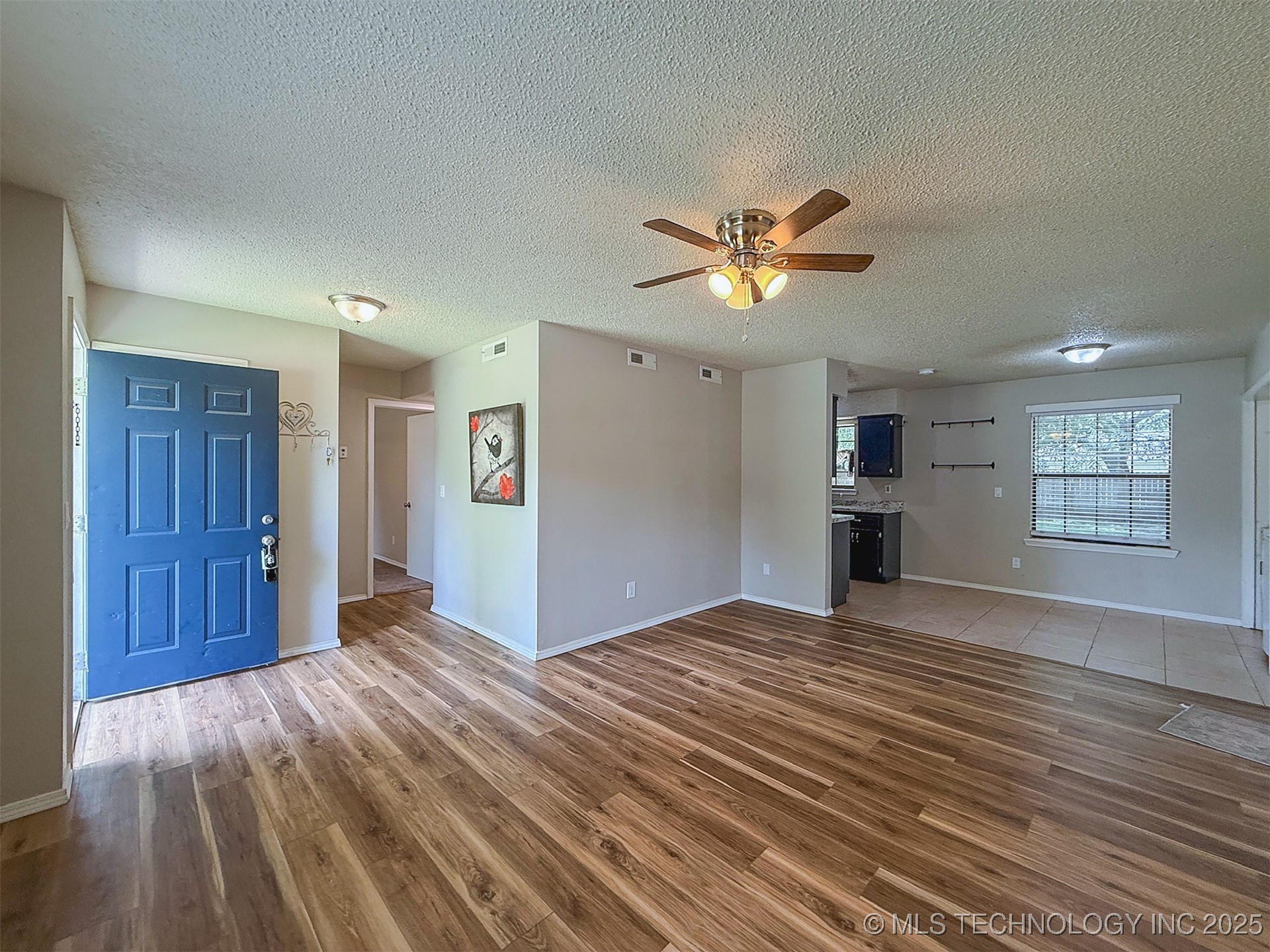 825 N Summer Tree Drive Property Photo 7