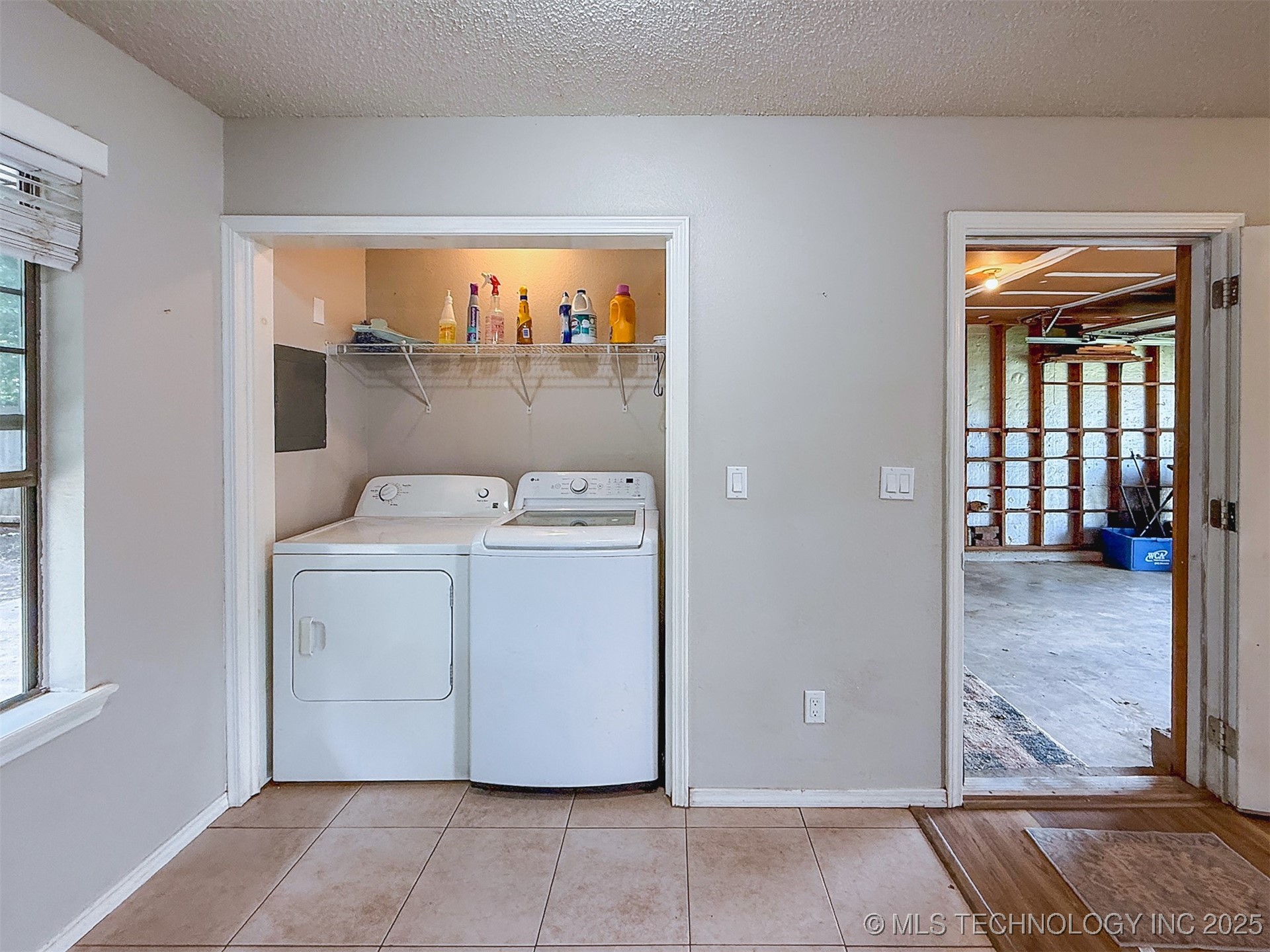 825 N Summer Tree Drive Property Photo 11