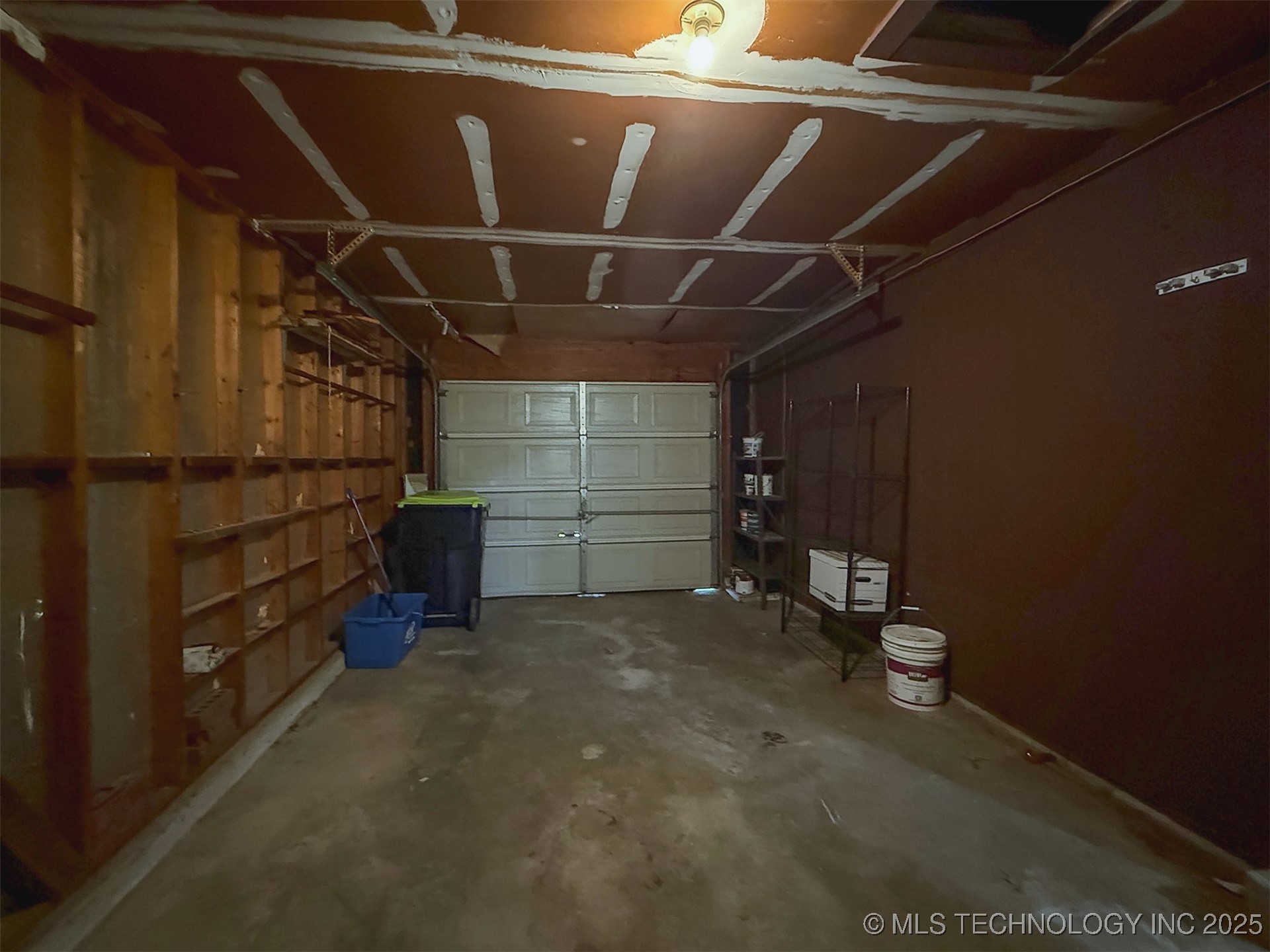 825 N Summer Tree Drive Property Photo 12