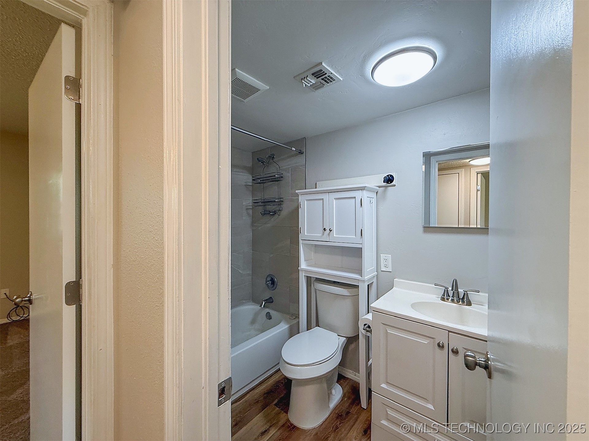 825 N Summer Tree Drive Property Photo 18