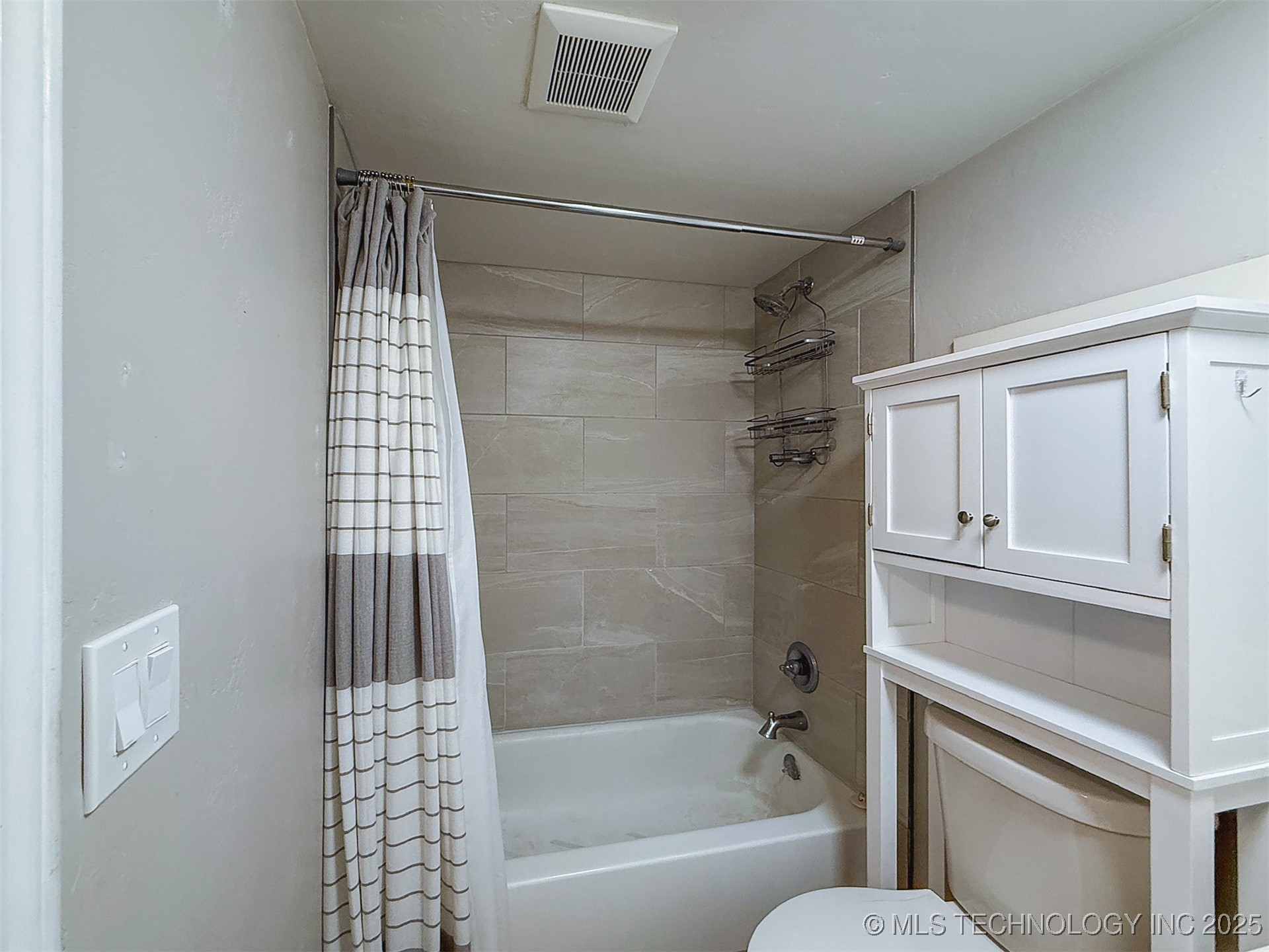 825 N Summer Tree Drive Property Photo 19