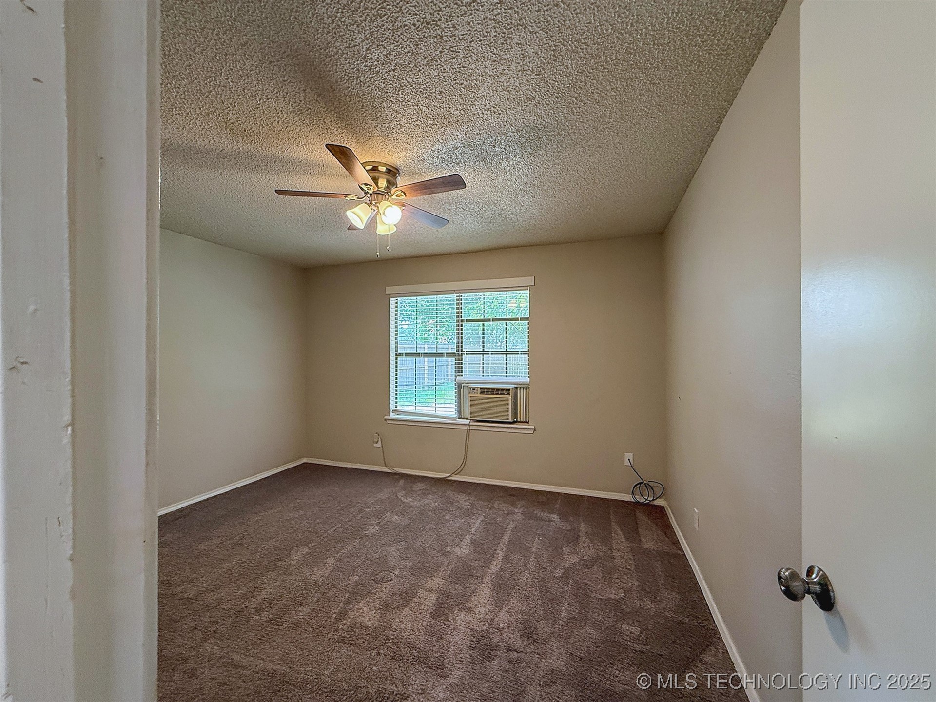 825 N Summer Tree Drive Property Photo 20