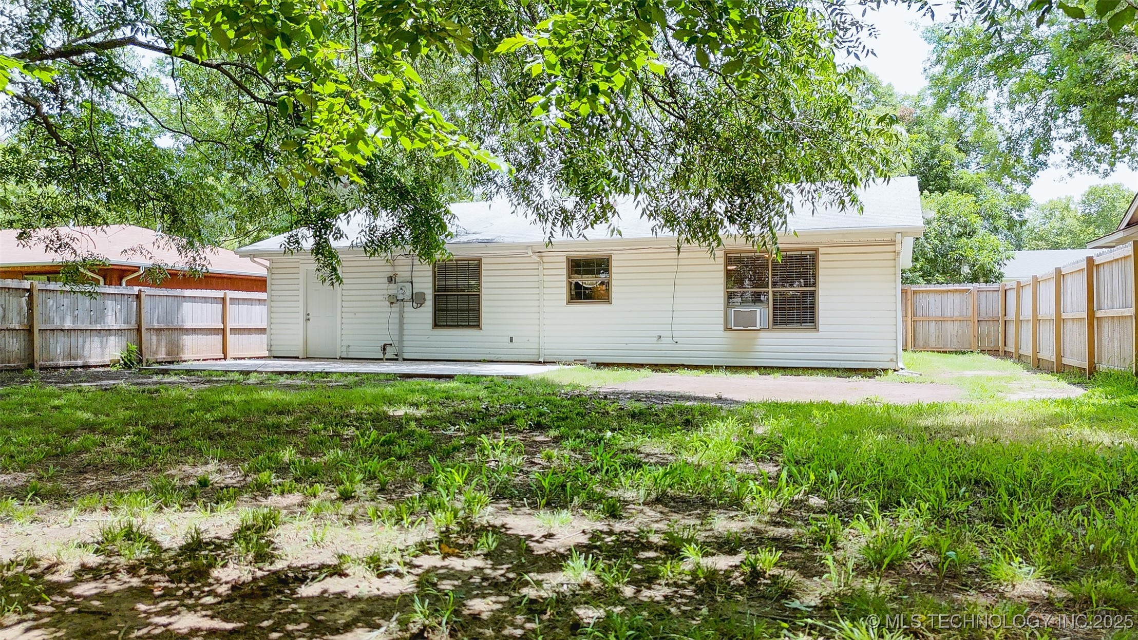 825 N Summer Tree Drive Property Photo 22