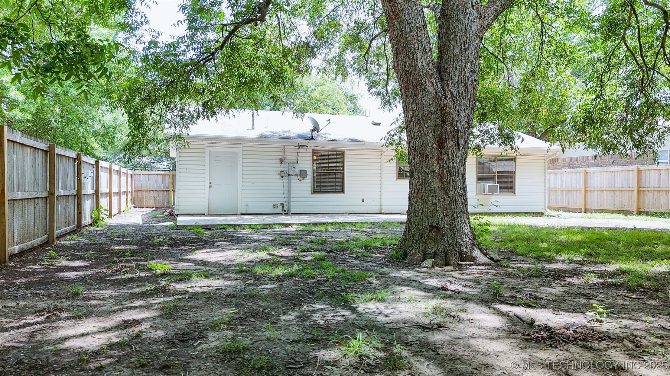 825 N Summer Tree Drive Property Photo 23