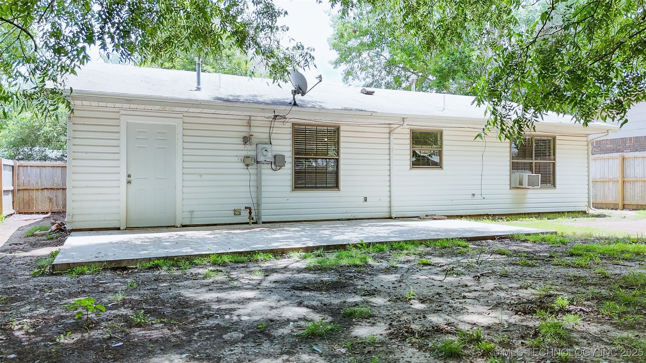 825 N Summer Tree Drive Property Photo 24
