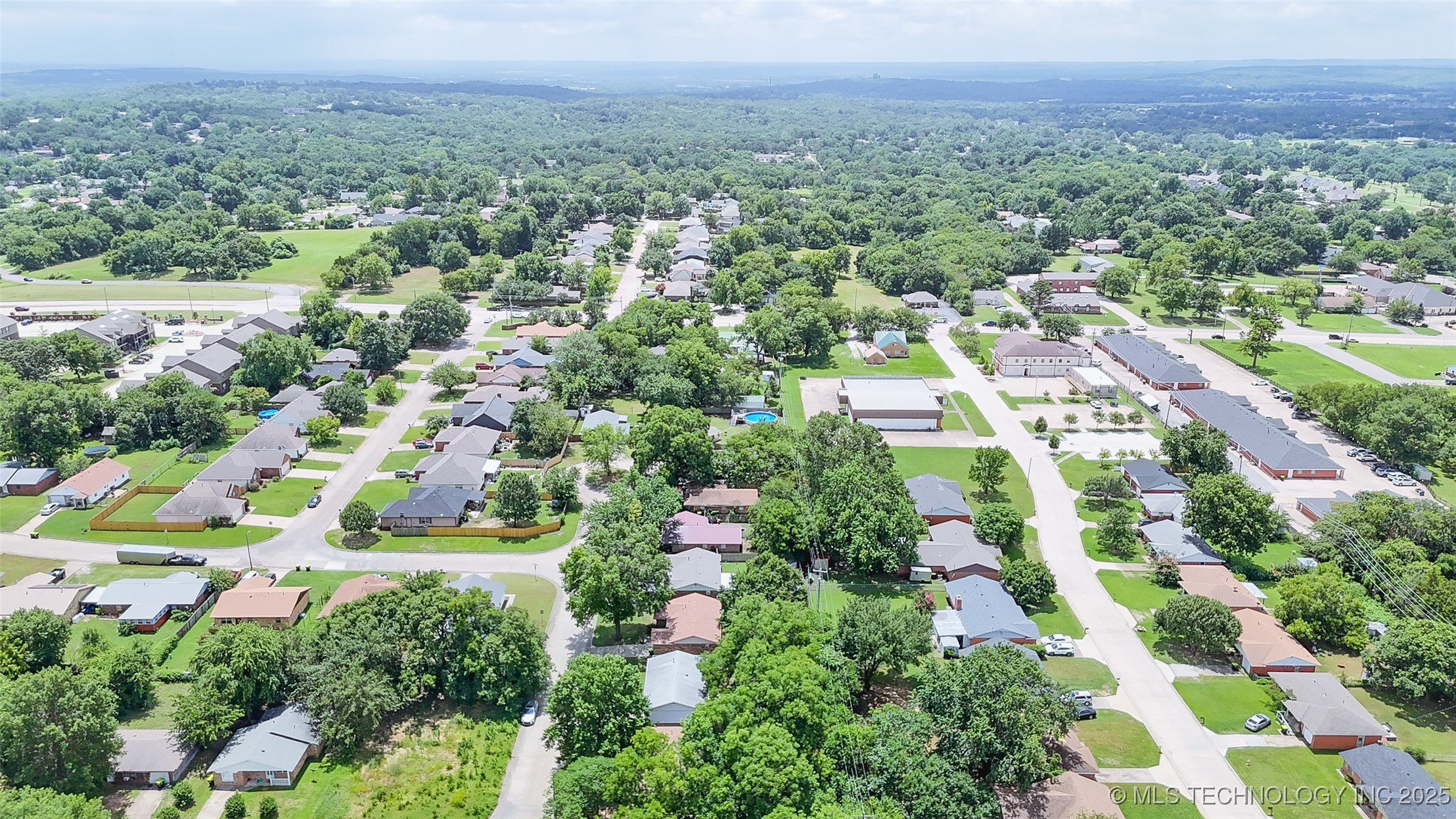 825 N Summer Tree Drive Property Photo 31