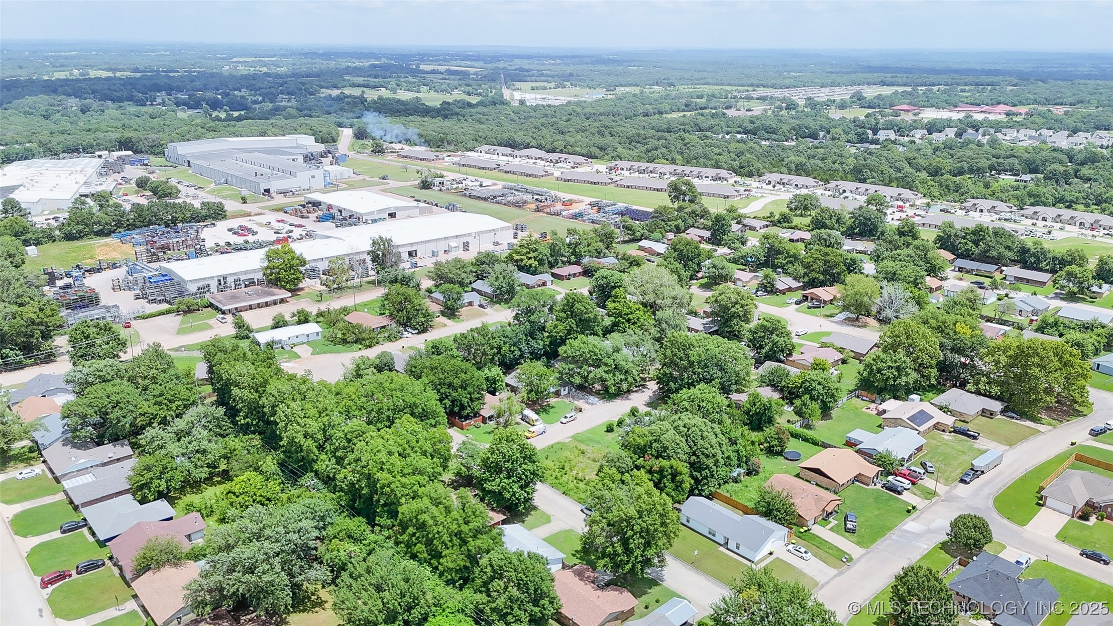 825 N Summer Tree Drive Property Photo 33