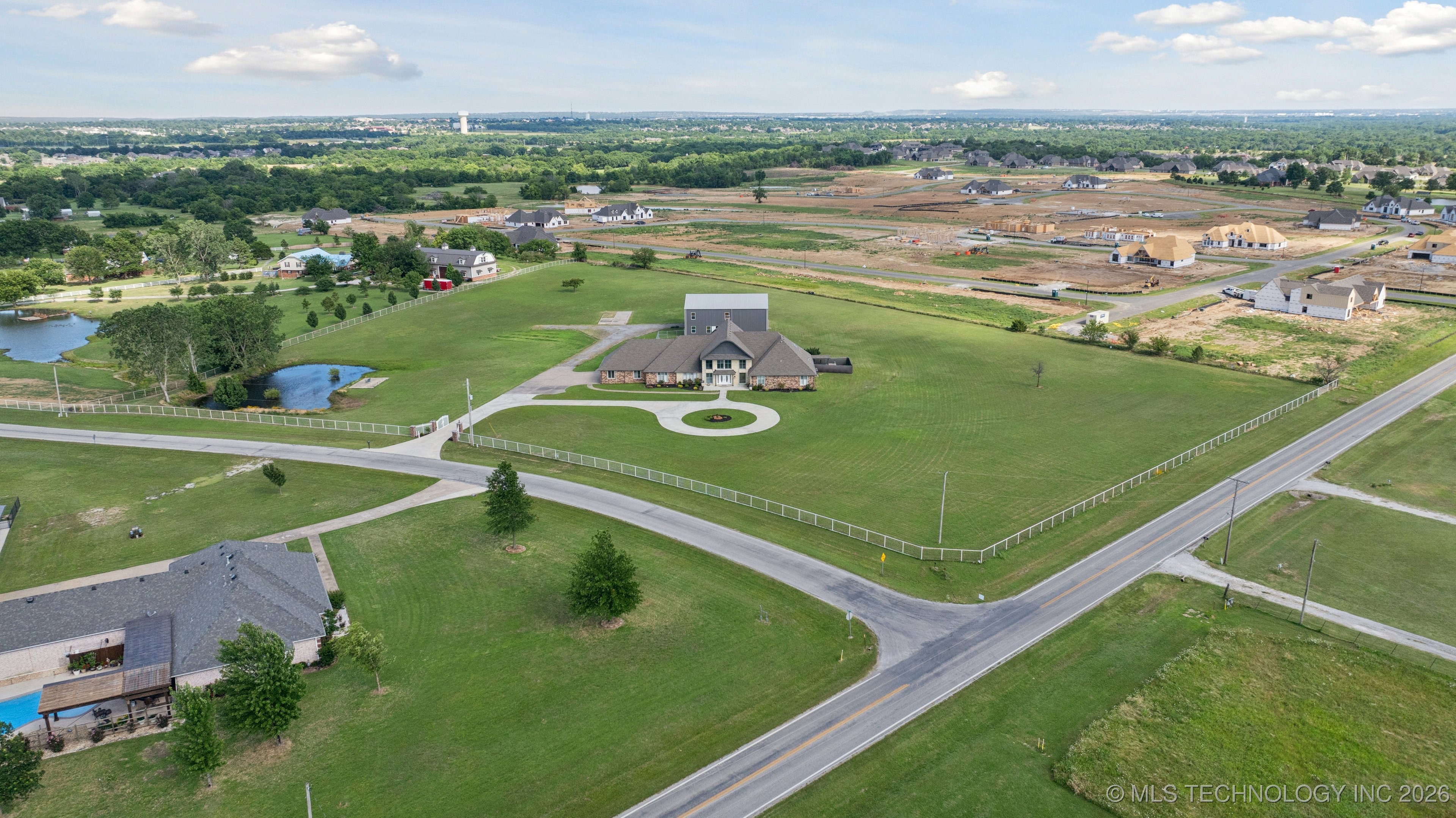 8120 E 112th Street North Property Photo 3