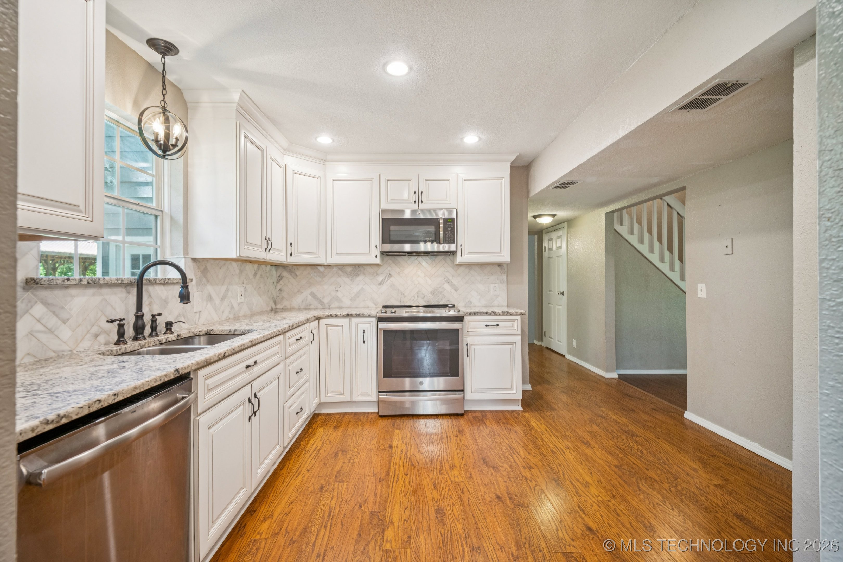 16602 S 203rd East Avenue Property Photo 7