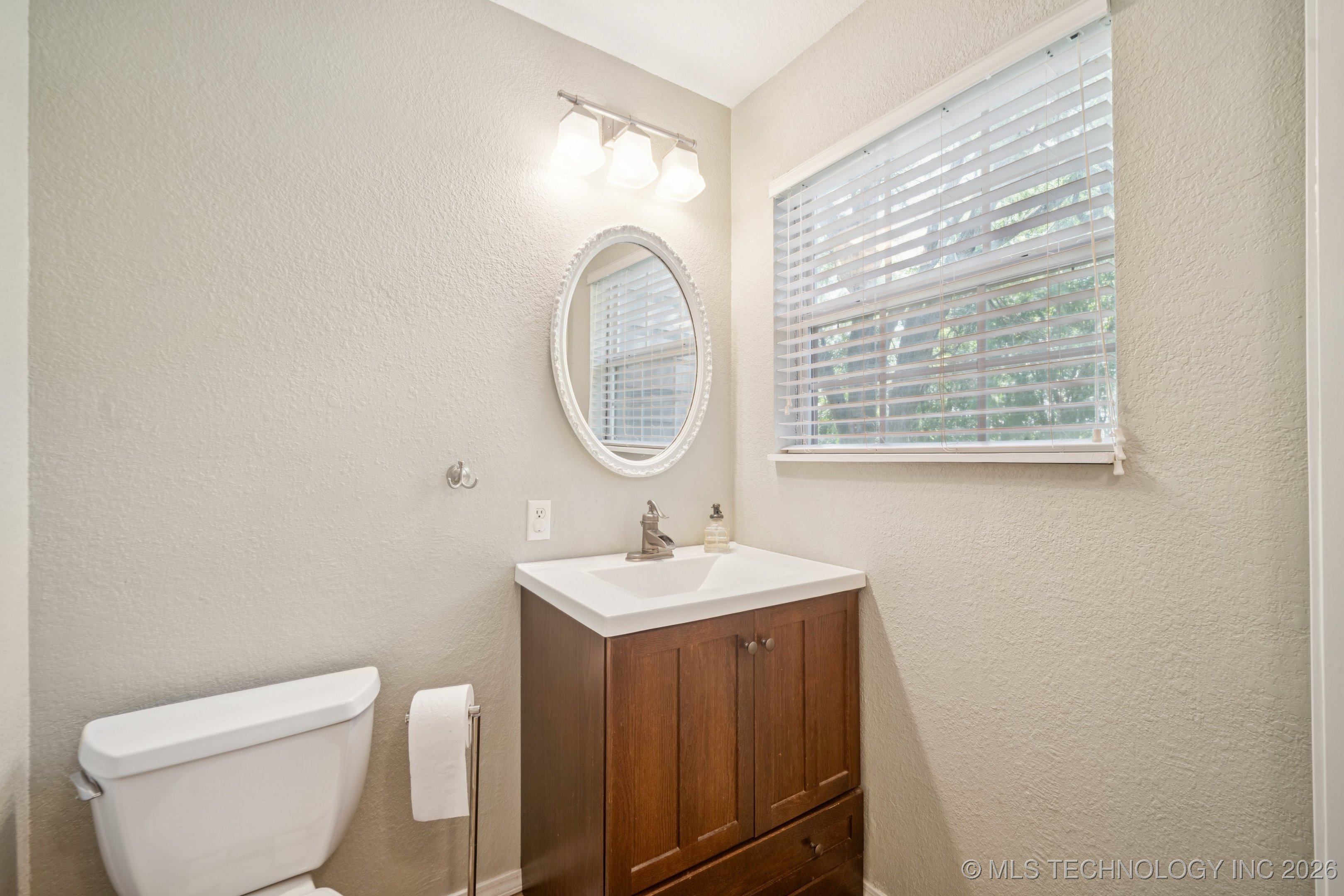 16602 S 203rd East Avenue Property Photo 18