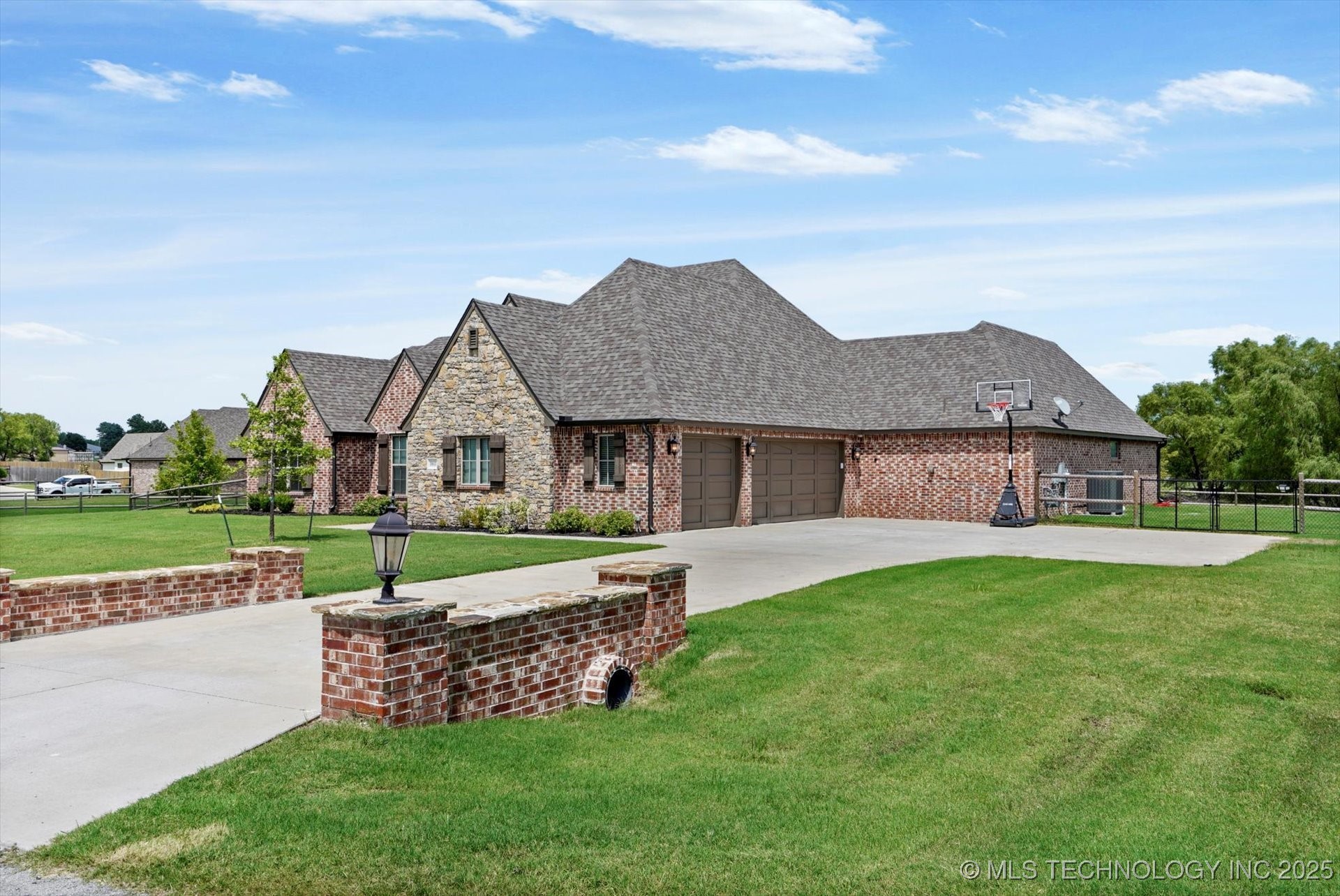 10611 N 159th East Avenue Property Photo 30