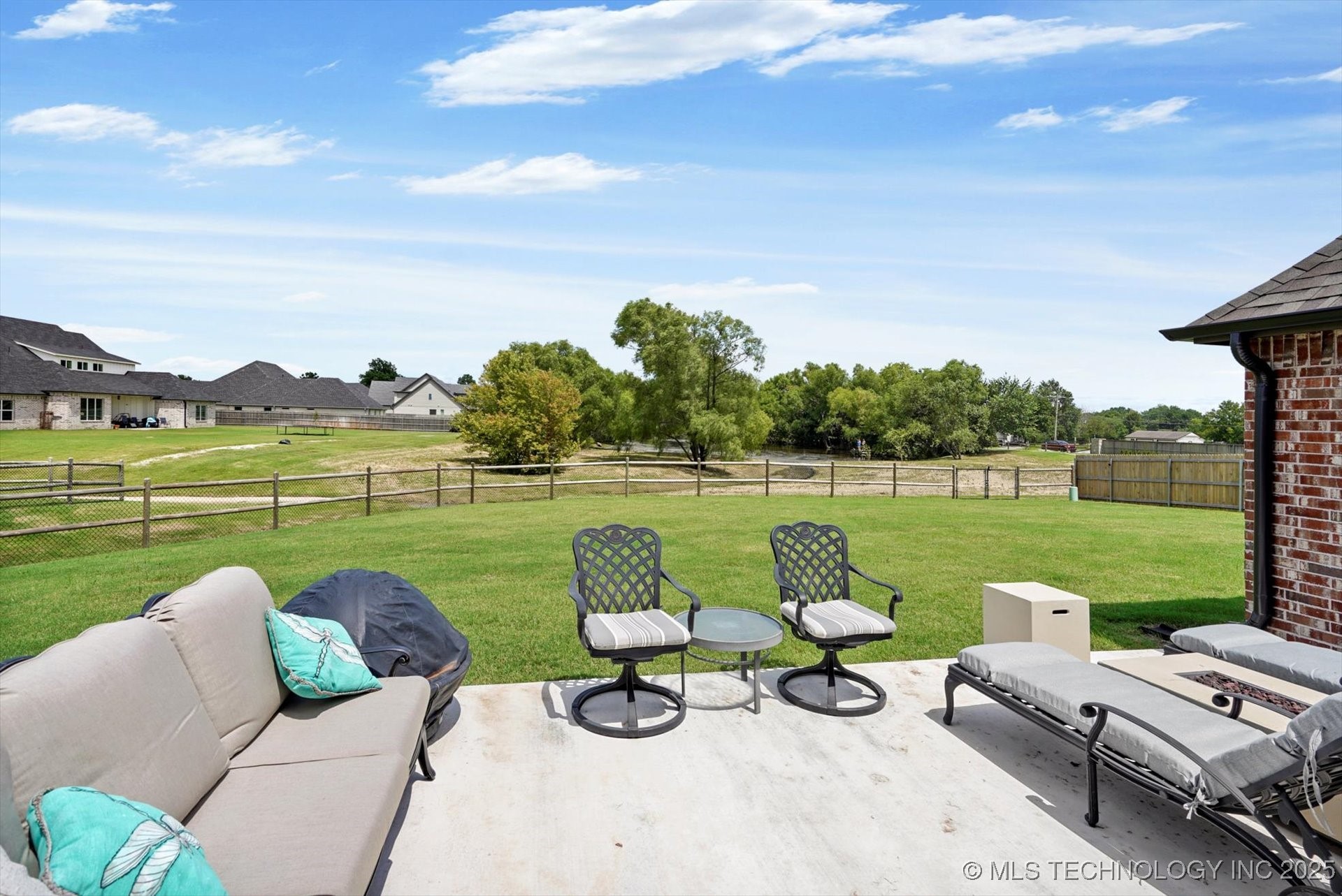 10611 N 159th East Avenue Property Photo 31