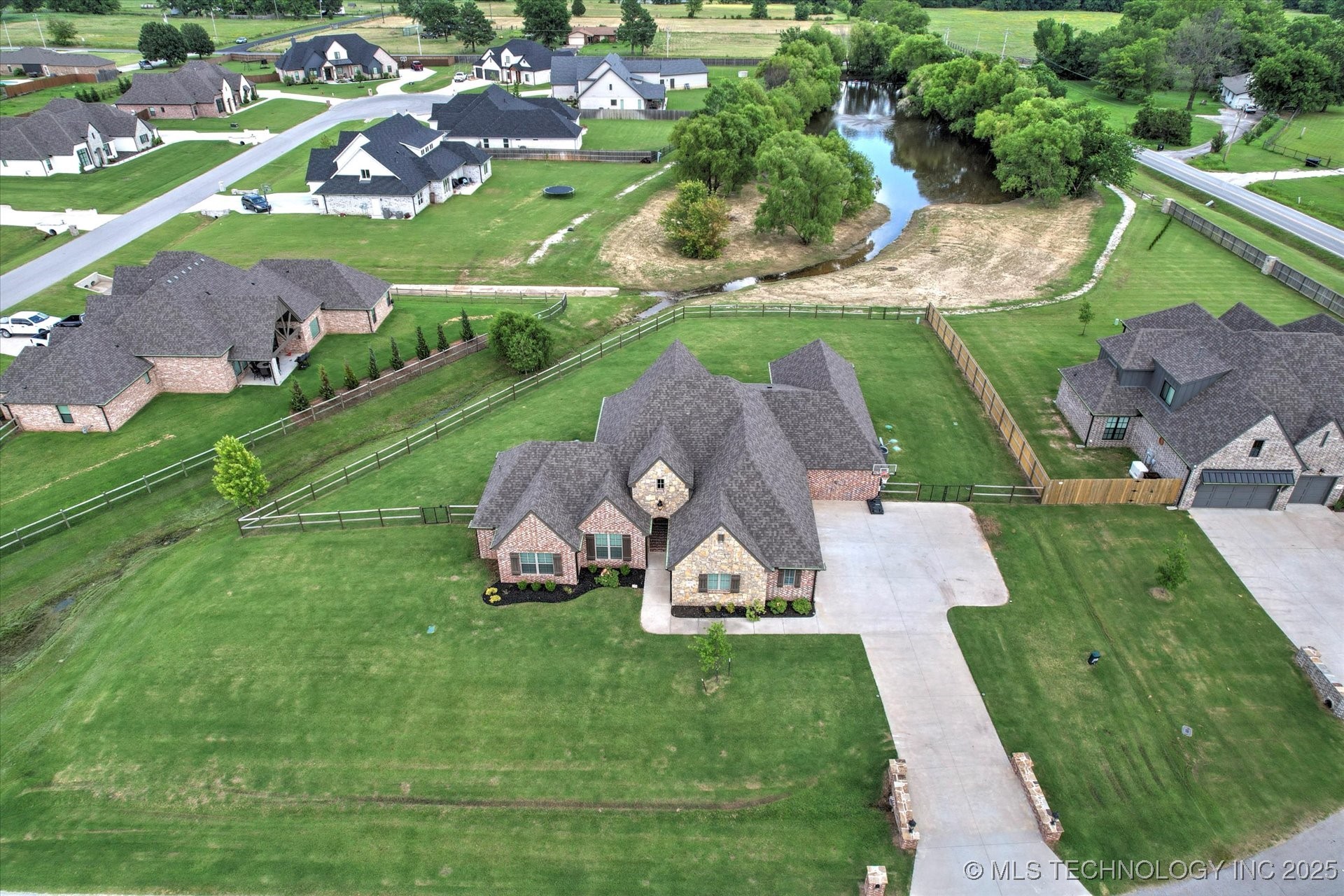 10611 N 159th East Avenue Property Photo 33