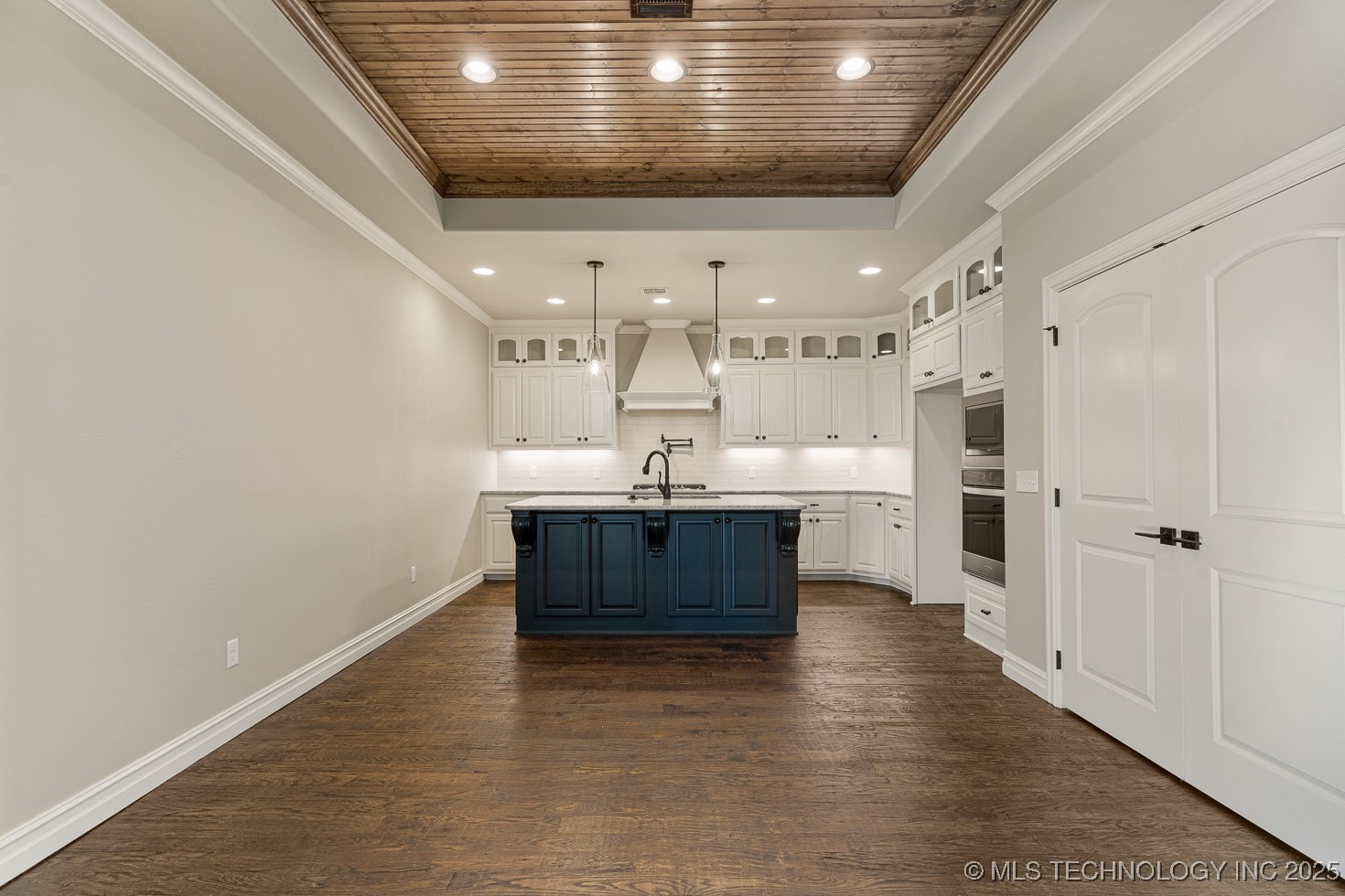 9214 E 62nd Court S Property Photo 8