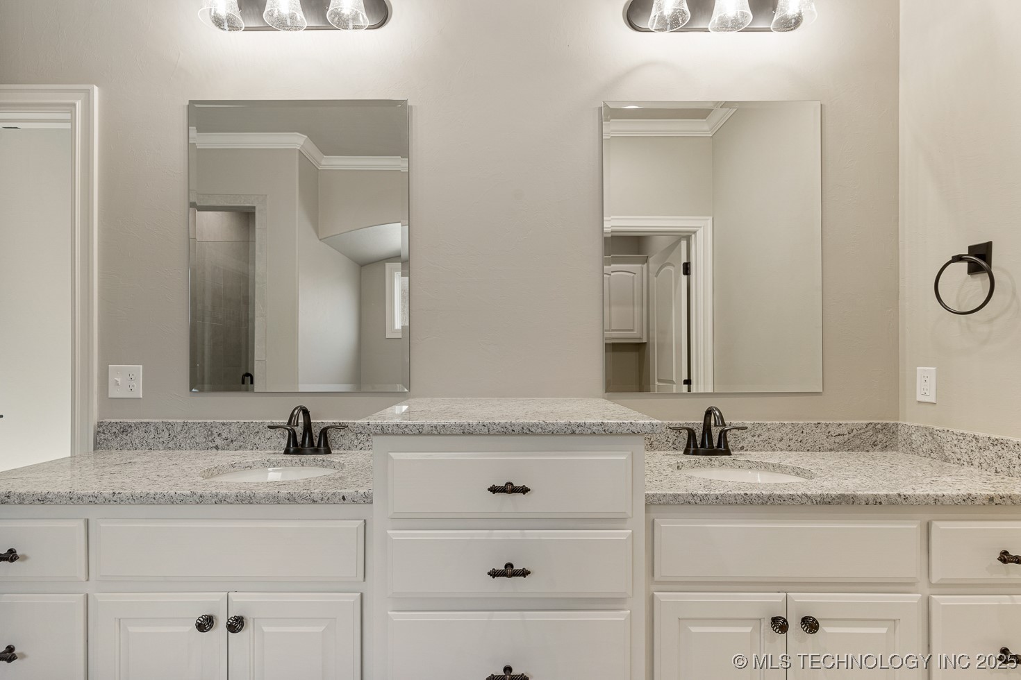 9214 E 62nd Court S Property Photo 19