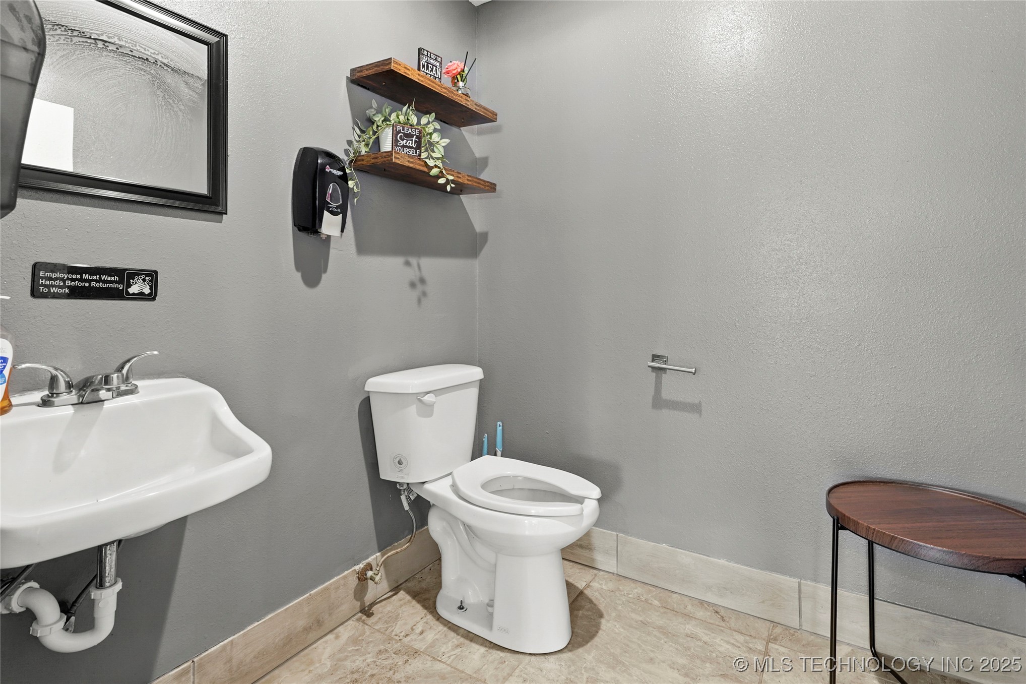 601 S Broadway Avenue Property Photo 2