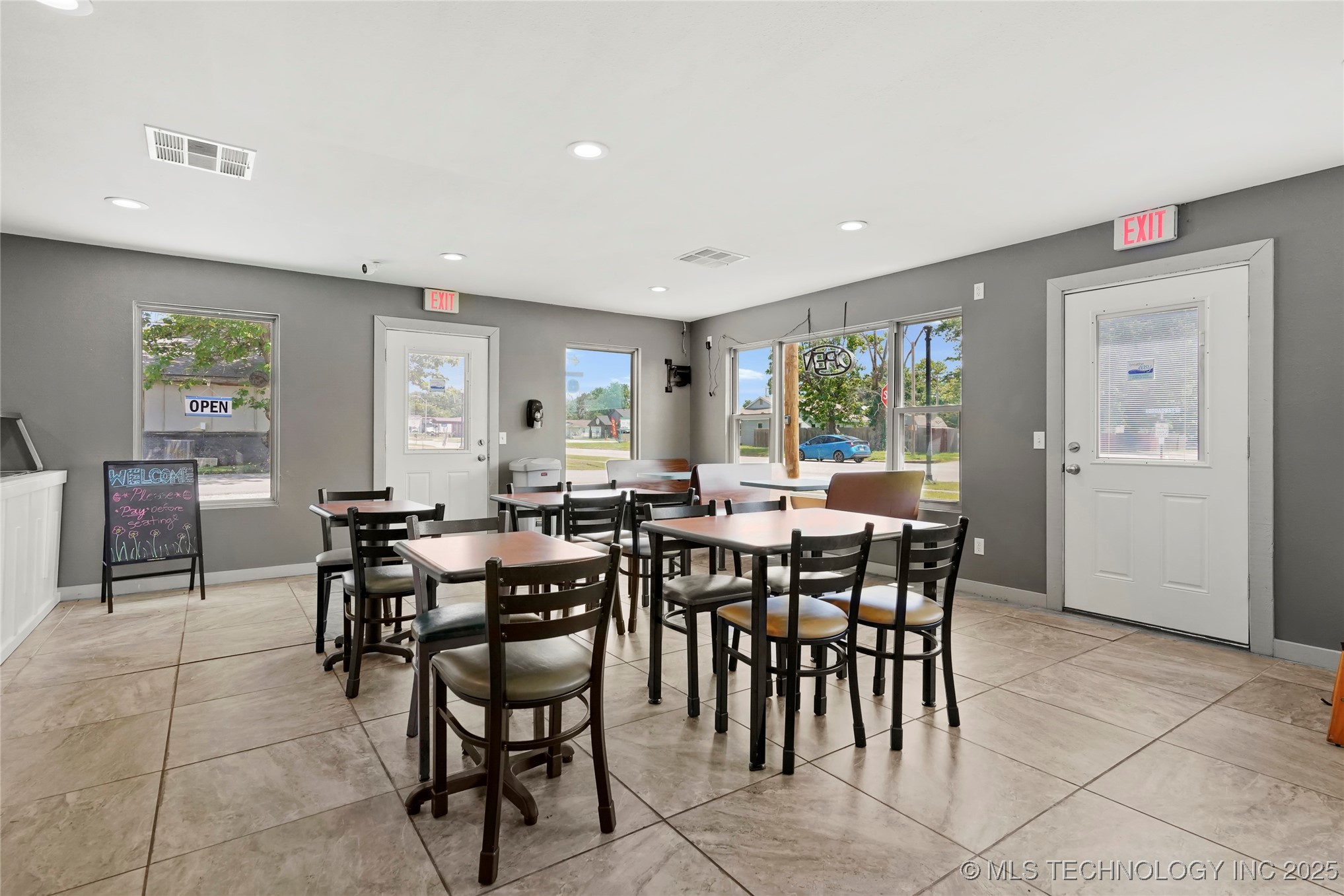 601 S Broadway Avenue Property Photo 7