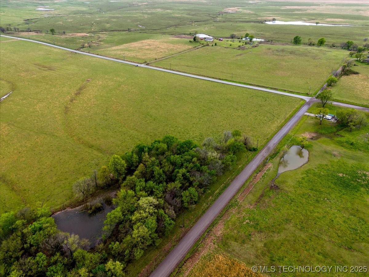 02 E 210 Road Property Photo 3