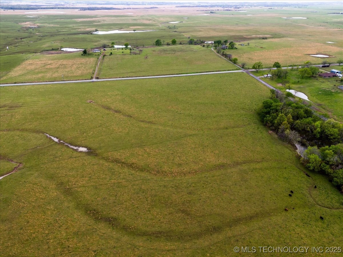 02 E 210 Road Property Photo 11