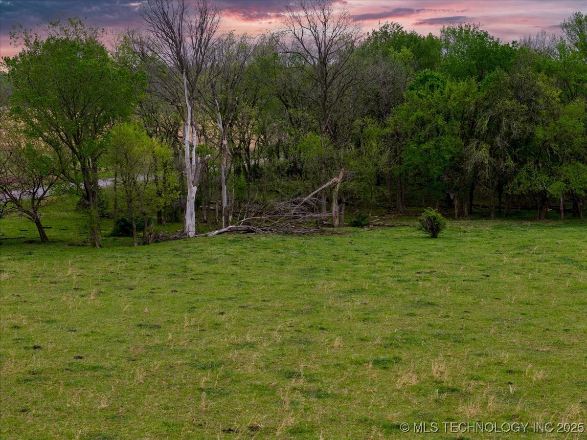 02 E 210 Road Property Photo 12