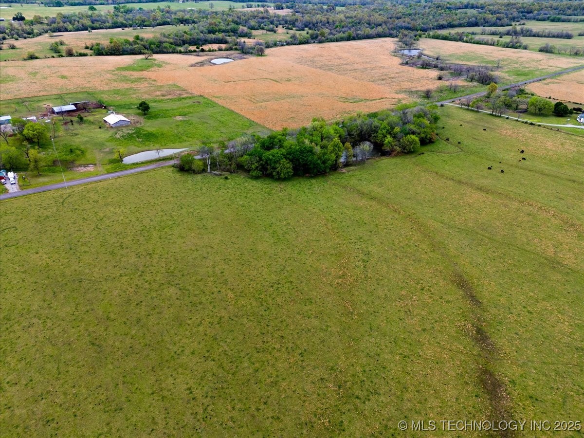 02 E 210 Road Property Photo 13