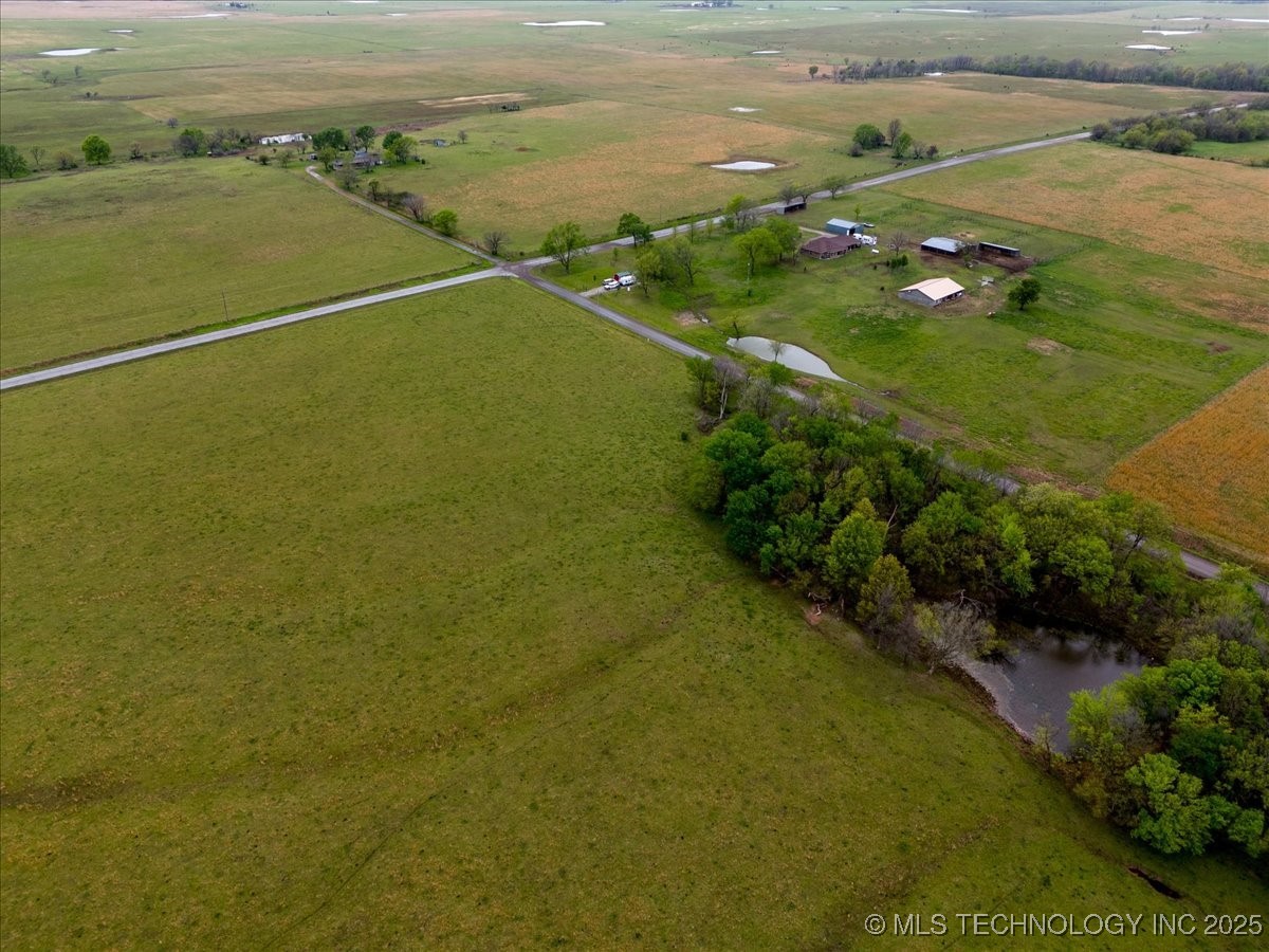 02 E 210 Road Property Photo 18