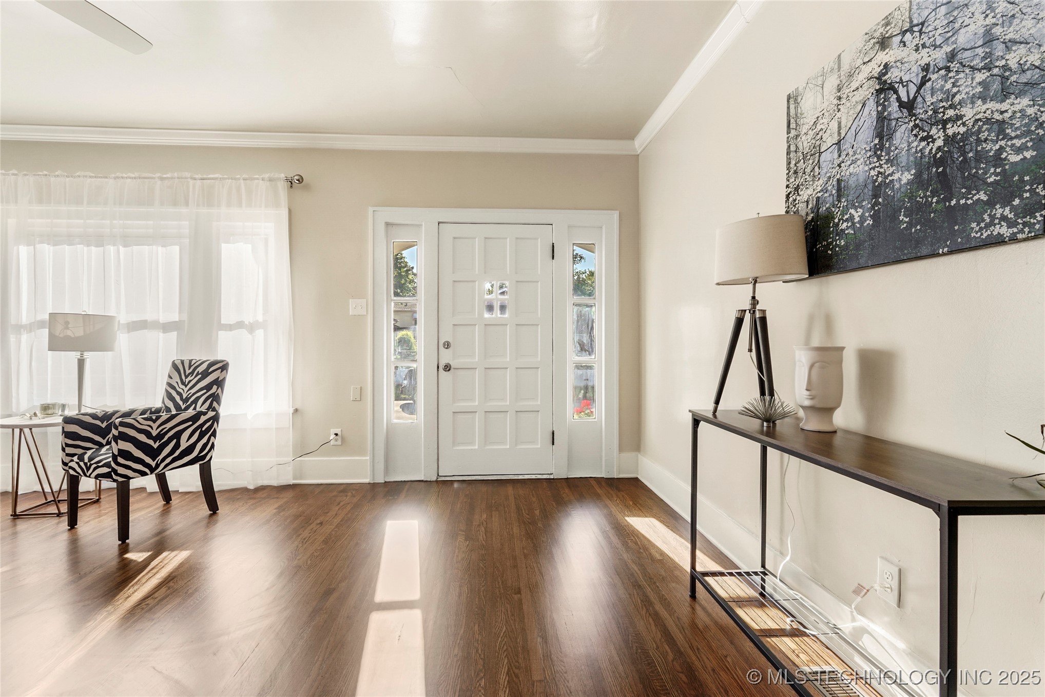 212 S Phoenix Avenue Property Photo 5