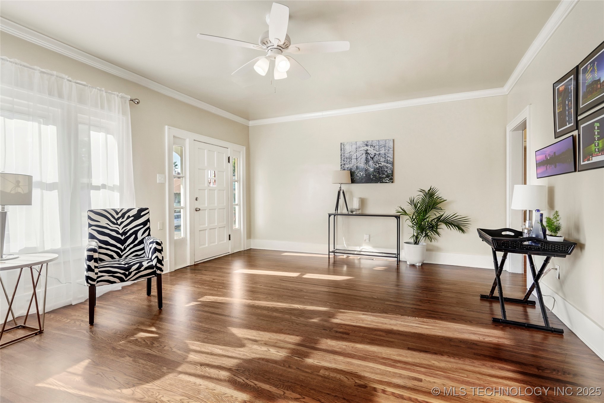 212 S Phoenix Avenue Property Photo 10