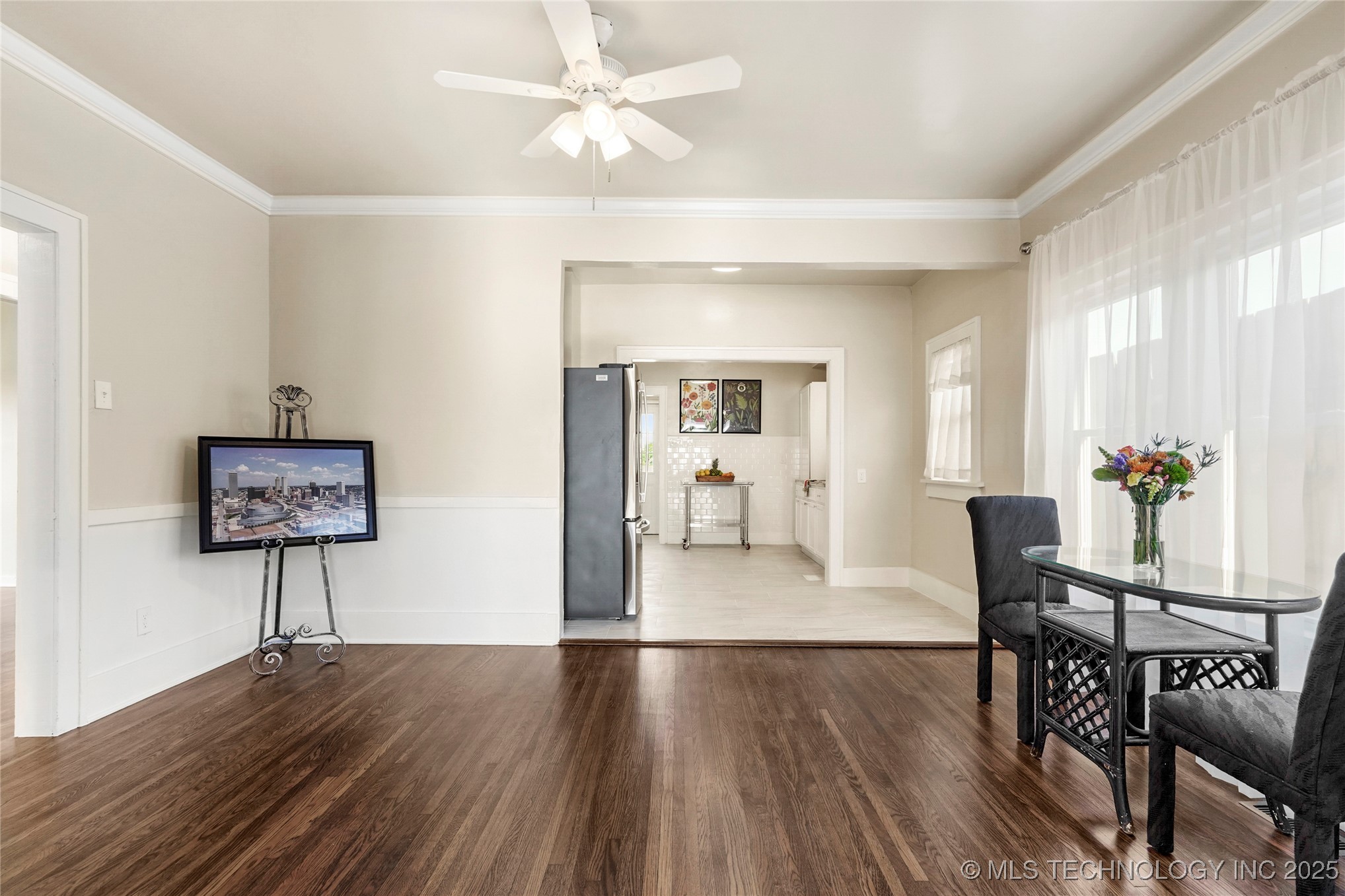 212 S Phoenix Avenue Property Photo 13