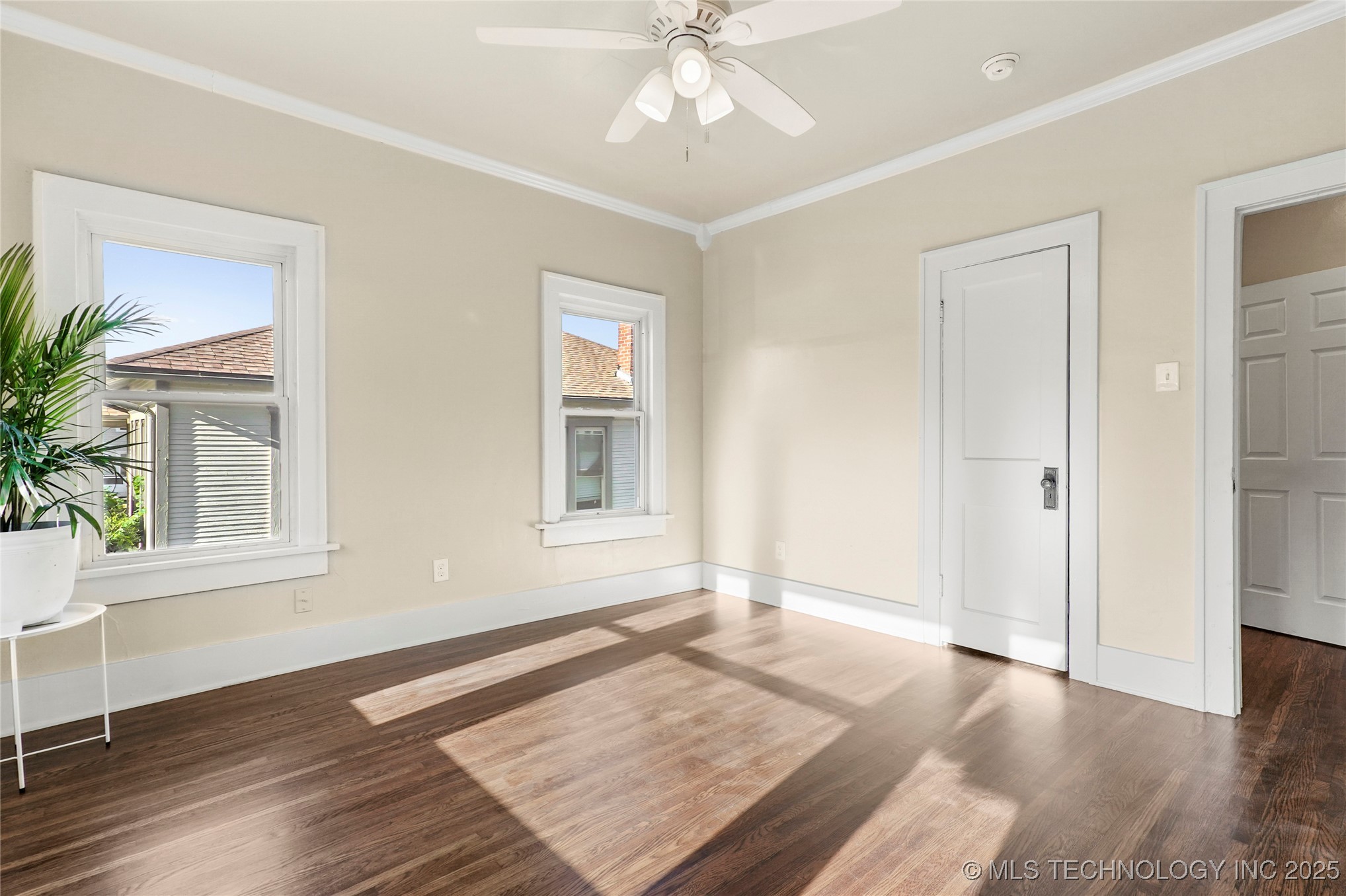 212 S Phoenix Avenue Property Photo 23