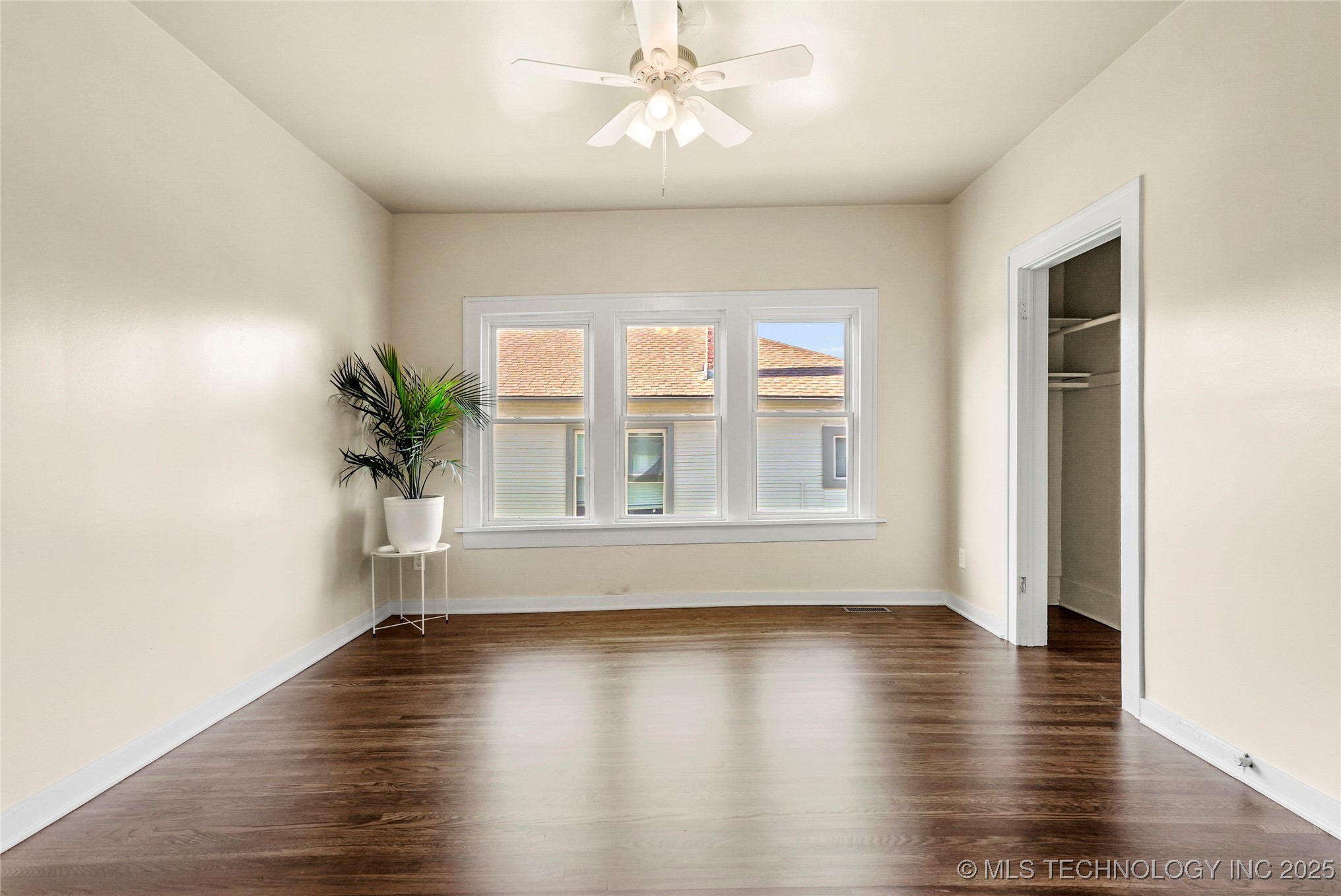 212 S Phoenix Avenue Property Photo 26