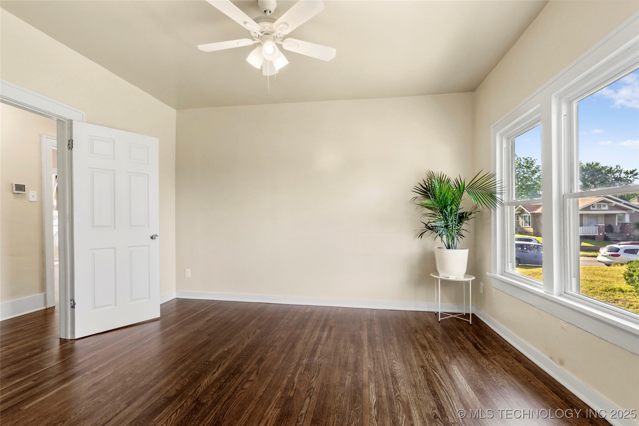 212 S Phoenix Avenue Property Photo 27