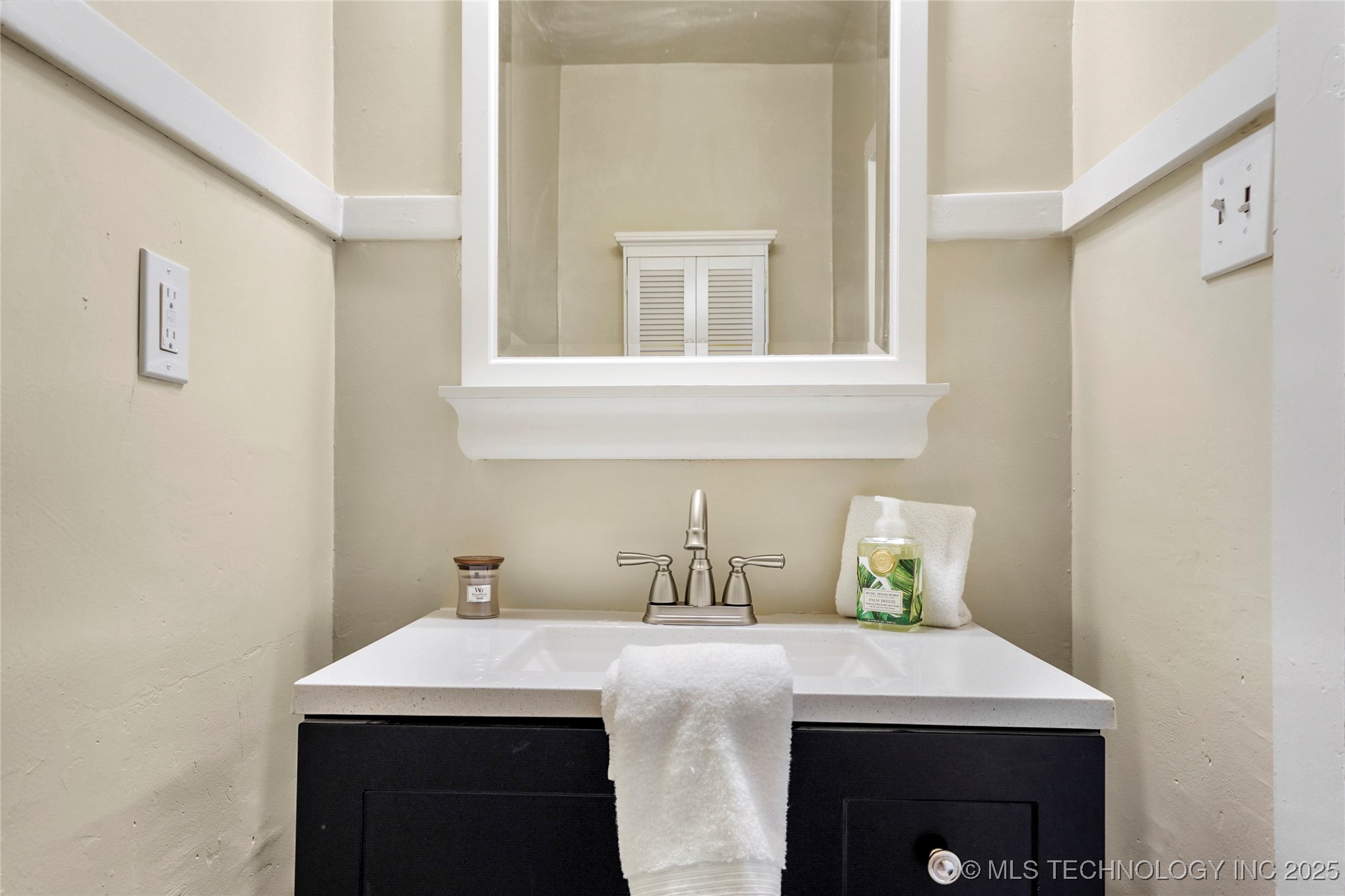 212 S Phoenix Avenue Property Photo 28